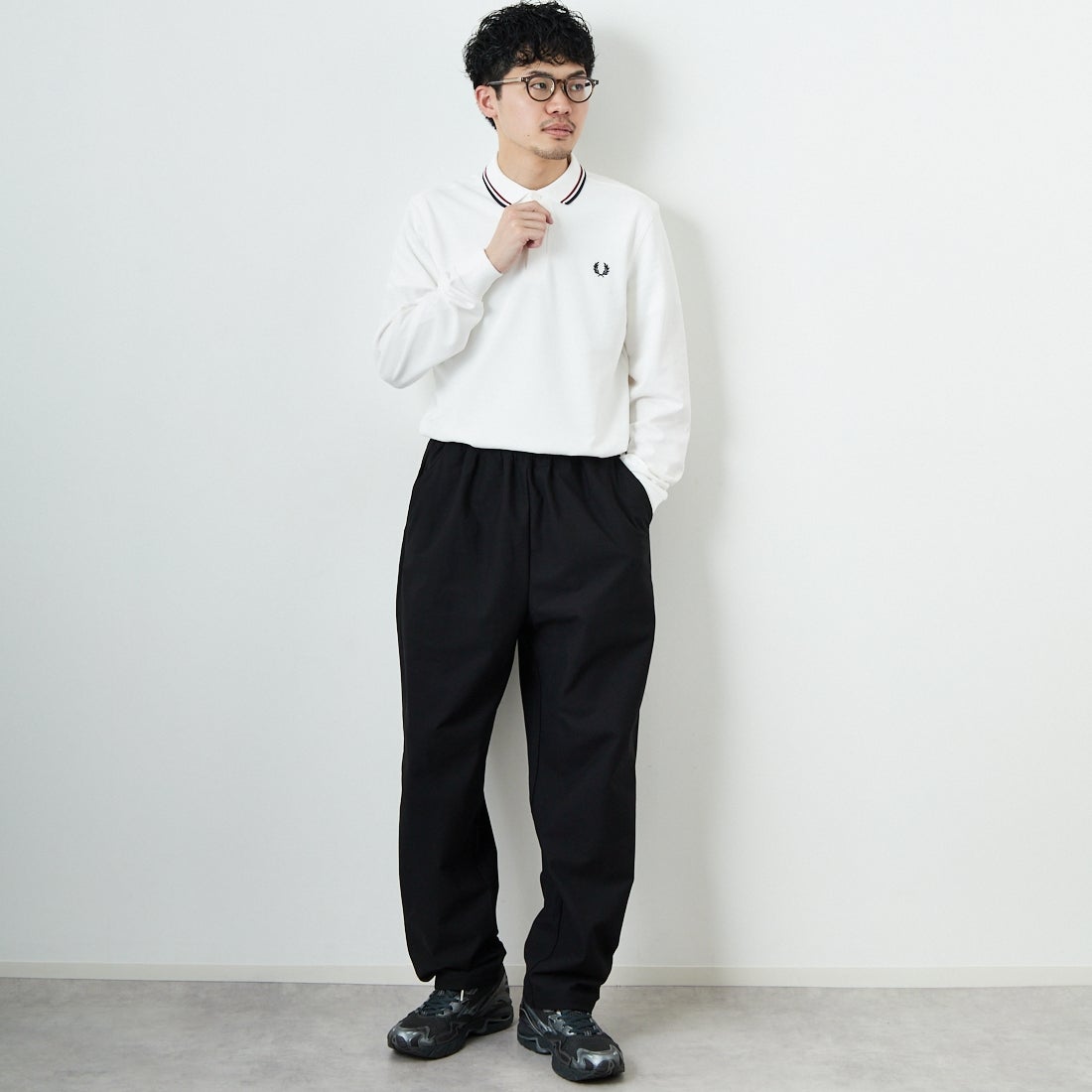 STILL BY HAND [スティルバイハンド] 別注 スリムテーパードパンツ [2501JF-EX05-JF] BLACK &&モデル身長：168cm 着用サイズ：46&&