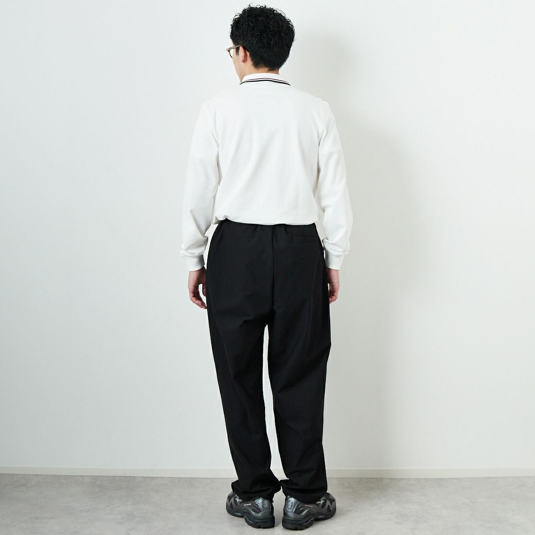 STILL BY HAND [スティルバイハンド] 別注 スリムテーパードパンツ [2501JF-EX05-JF] BLACK &&モデル身長：168cm 着用サイズ：46&&