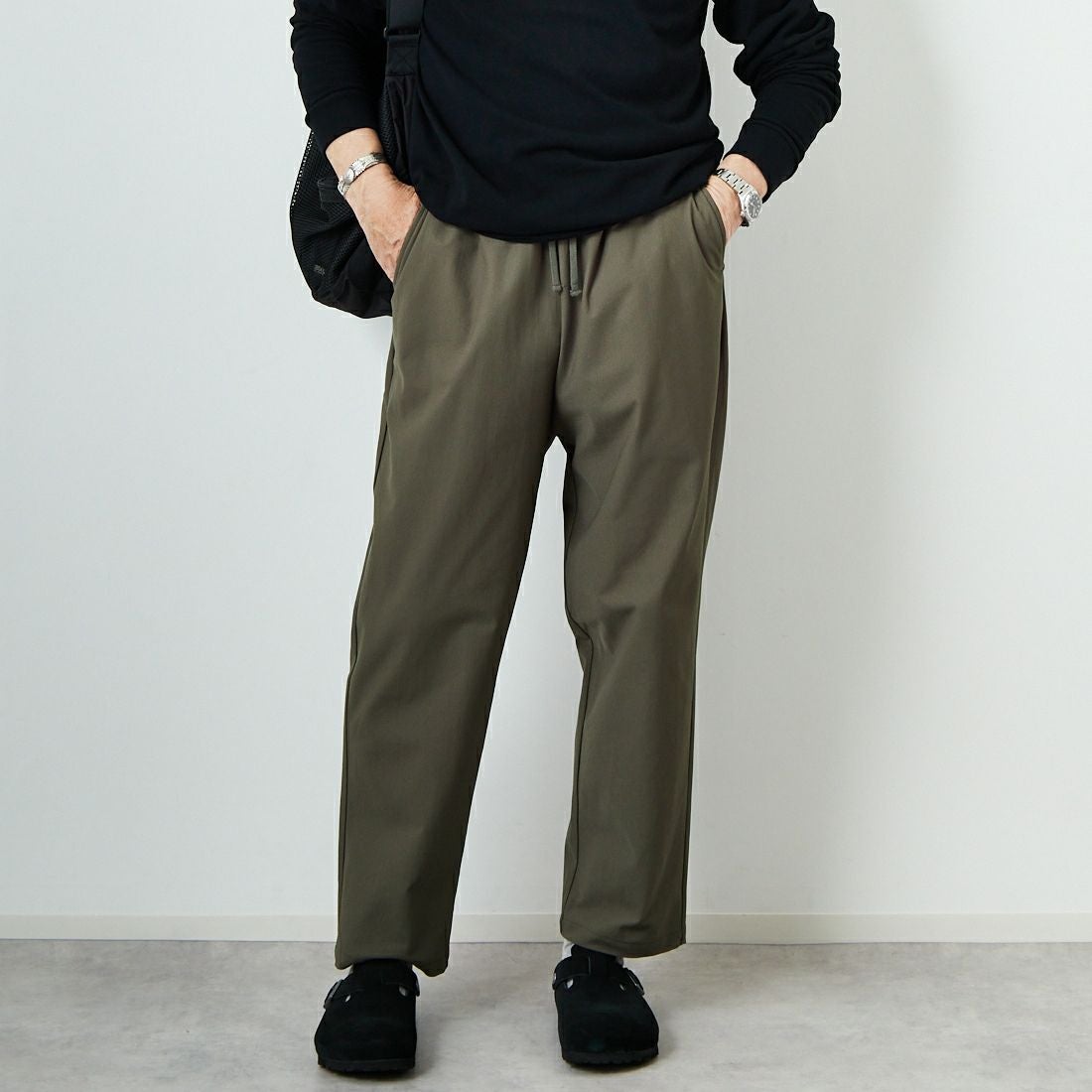 STILL BY HAND [スティルバイハンド] 別注 スリムテーパードパンツ [2501JF-EX05-JF] OLIVE&&モデル身長：174cm 着用サイズ：46&&