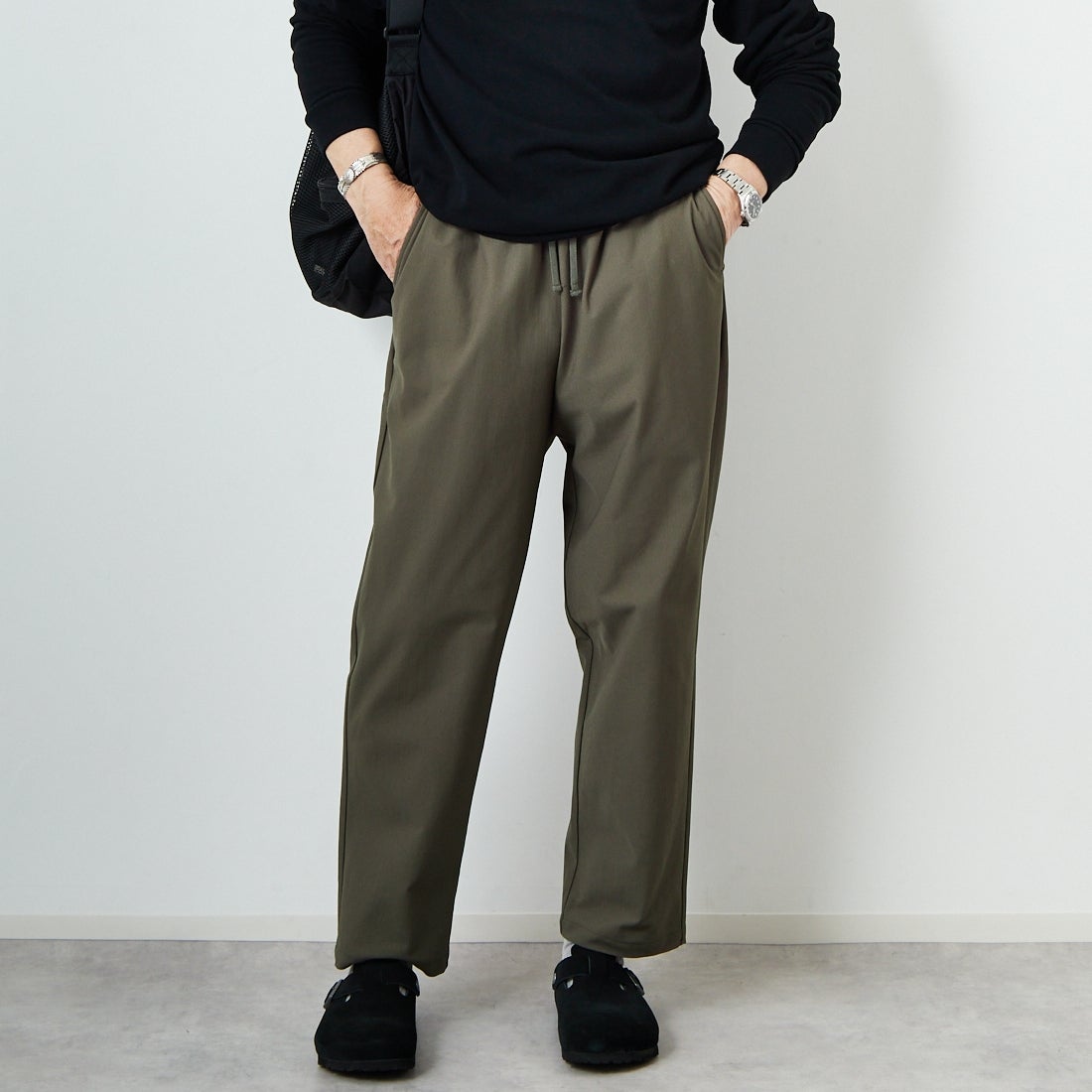 STILL BY HAND [スティルバイハンド] 別注 スリムテーパードパンツ [2501JF-EX05-JF] OLIVE&&モデル身長：174cm 着用サイズ：46&&