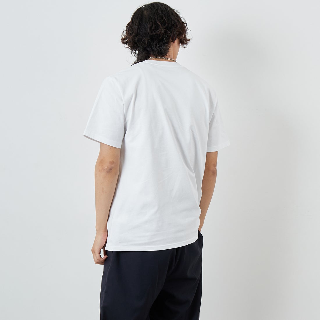 carhartt WIP [カーハートダブリューアイピー] ショートスリーブユニバーシティTシャツ [I034851] WHITE/BLAC &&モデル身長：179cm 着用サイズ：M&&