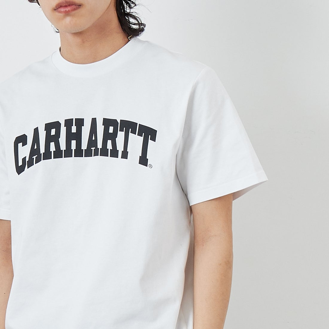 carhartt WIP [カーハートダブリューアイピー] ショートスリーブユニバーシティTシャツ [I034851] WHITE/BLAC &&モデル身長：179cm 着用サイズ：M&&