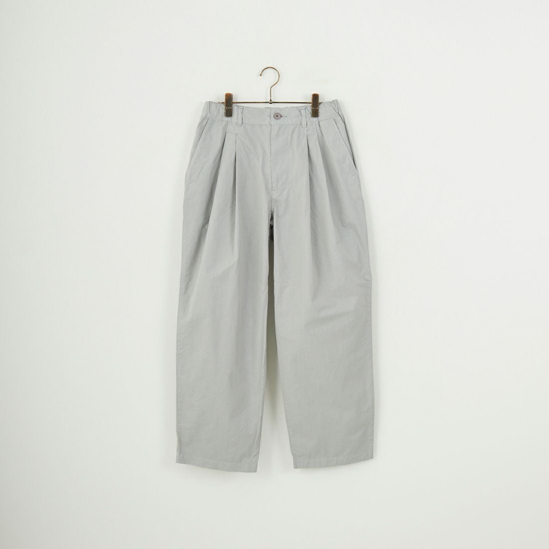 STILL BY HAND [スティルバイハンド] 別注 製品染めツータックテーパードパンツ [2501JF-EX01-JF] ICE GRAY