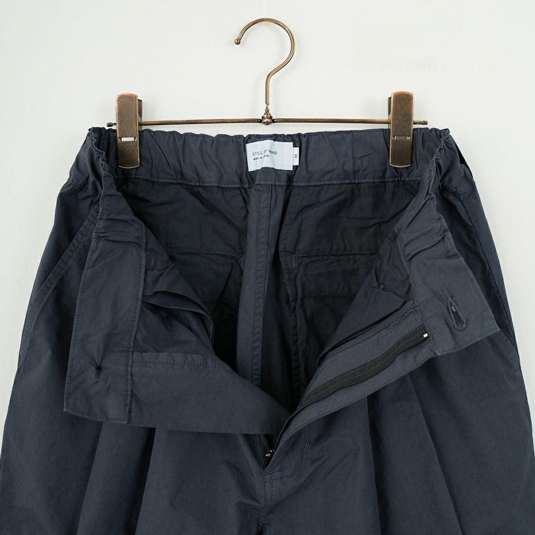 STILL BY HAND [スティルバイハンド] 別注 製品染めツータックテーパードパンツ [2501JF-EX01-JF] CHARCOAL