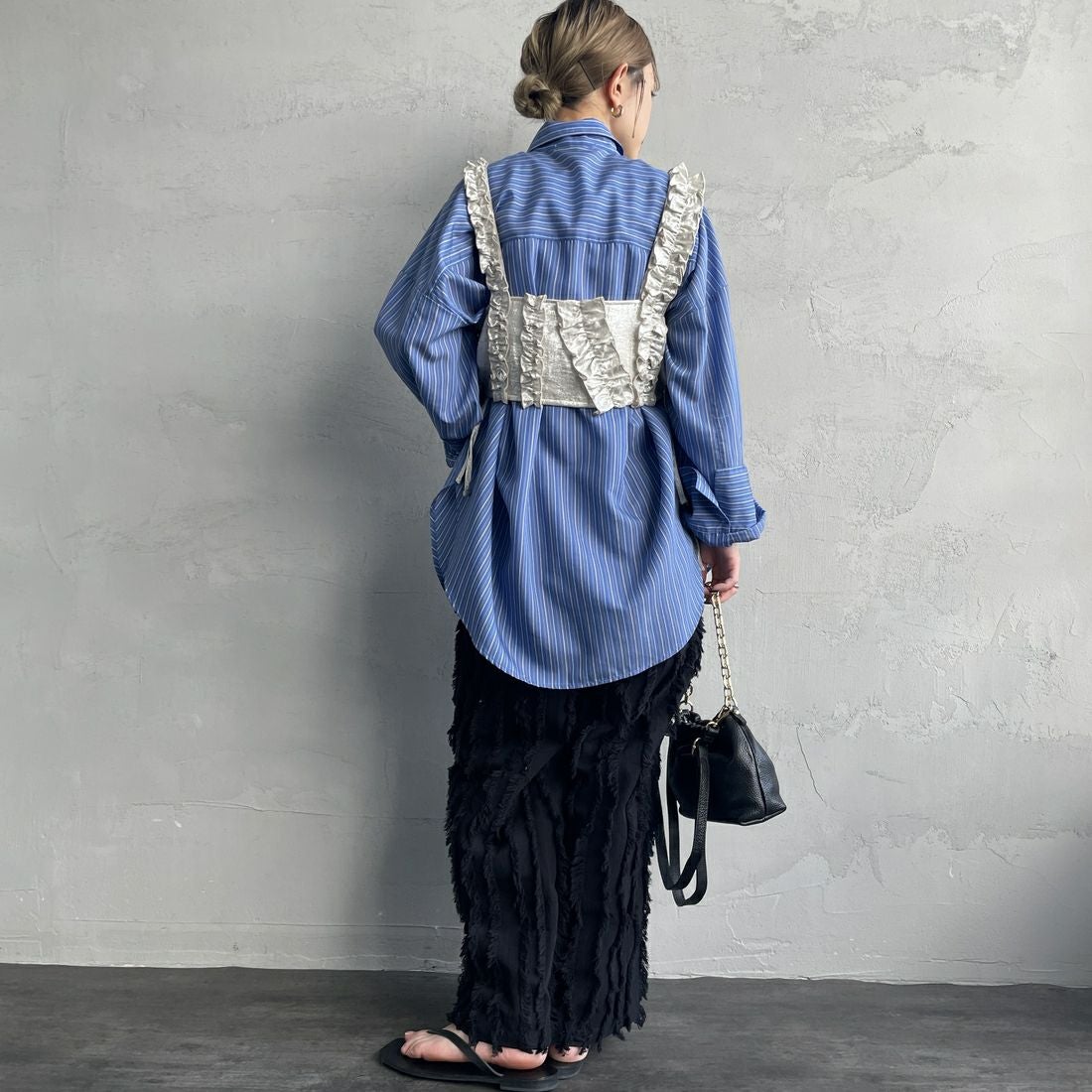 nenom [ネノム] マルチWAY箔フリルビスチェ [NE25112001] 02 OFF &&モデル身長：150cm 着用サイズ：F&&