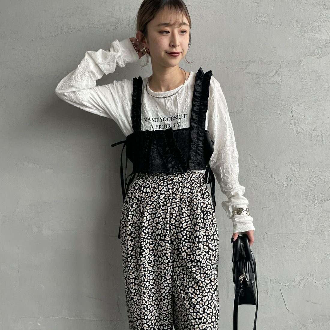 nenom [ネノム] マルチWAY箔フリルビスチェ [NE25112001] 09 BLACK &&モデル身長：150cm 着用サイズ：F&&