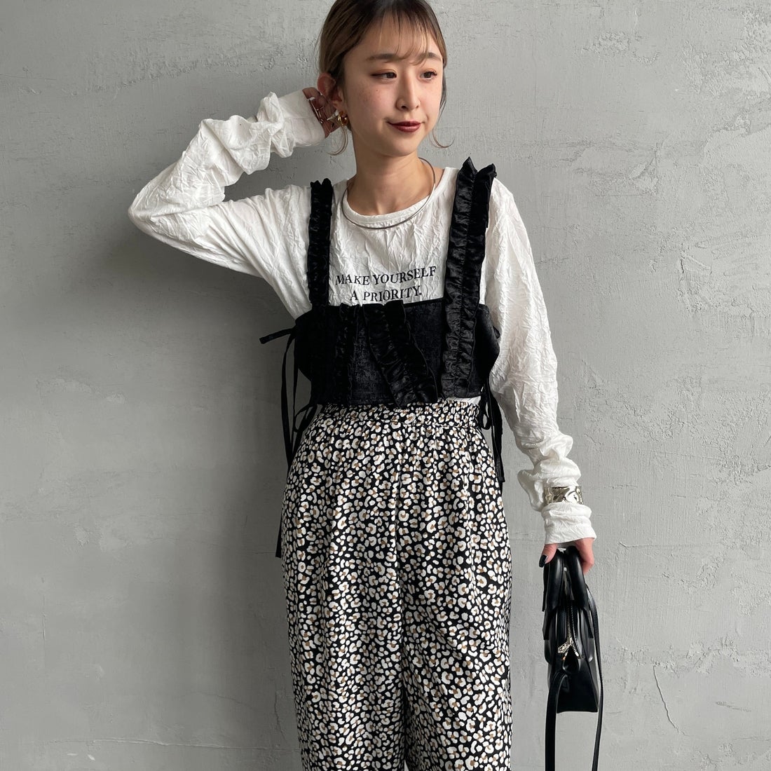 nenom [ネノム] マルチWAY箔フリルビスチェ [NE25112001] 09 BLACK &&モデル身長：150cm 着用サイズ：F&&