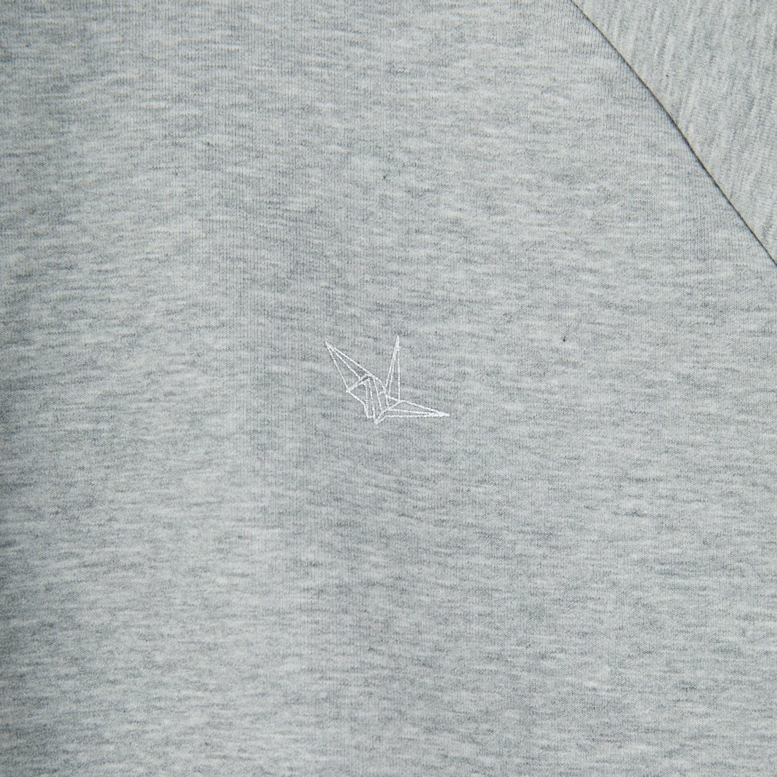 1PIU1UGUALE3 RELAX [ウノ ピゥ ウノ ウグァーレ トレ] トレーニングプルフーディ [USO-25002] SN80 GRAY