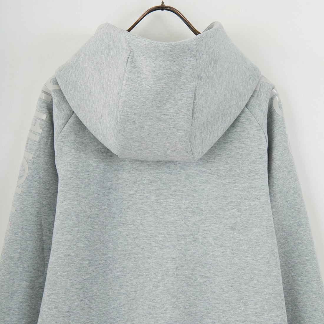 1PIU1UGUALE3 RELAX [ウノ ピゥ ウノ ウグァーレ トレ] トレーニングプルフーディ [USO-25002] SN80 GRAY