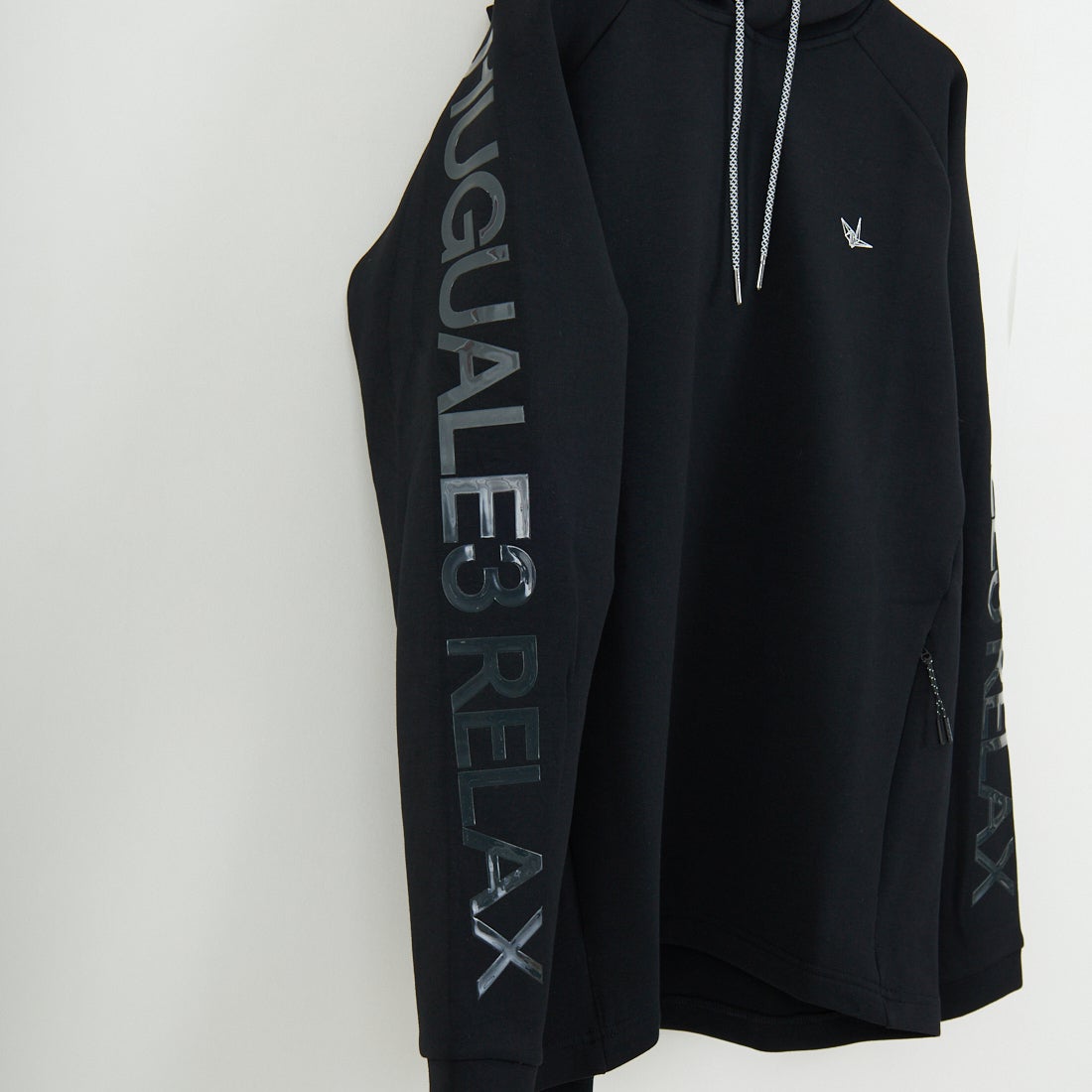 1PIU1UGUALE3 RELAX [ウノ ピゥ ウノ ウグァーレ トレ] トレーニングプルフーディ [USO-25002] SN90 BLACK