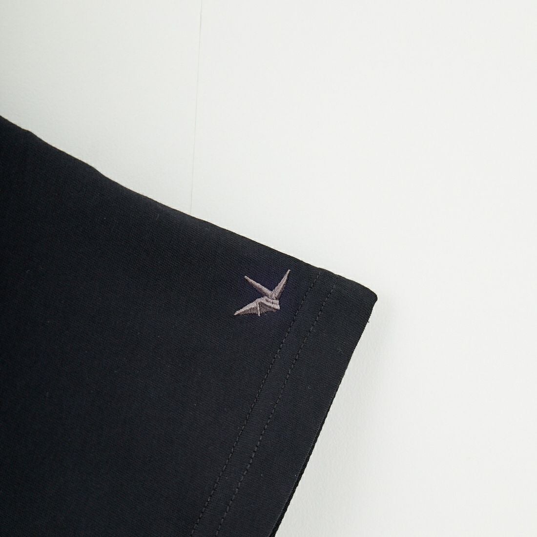 1PIU1UGUALE3 RELAX [ウノ ピゥ ウノ ウグァーレ トレ] 2重ロゴ半袖Tシャツ [UST-25079] SN90 BLACK