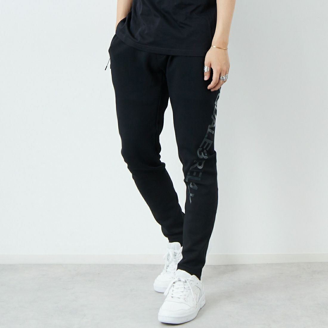 SN90 BLACK&&モデル身長：179cm 着用サイズ：L&&