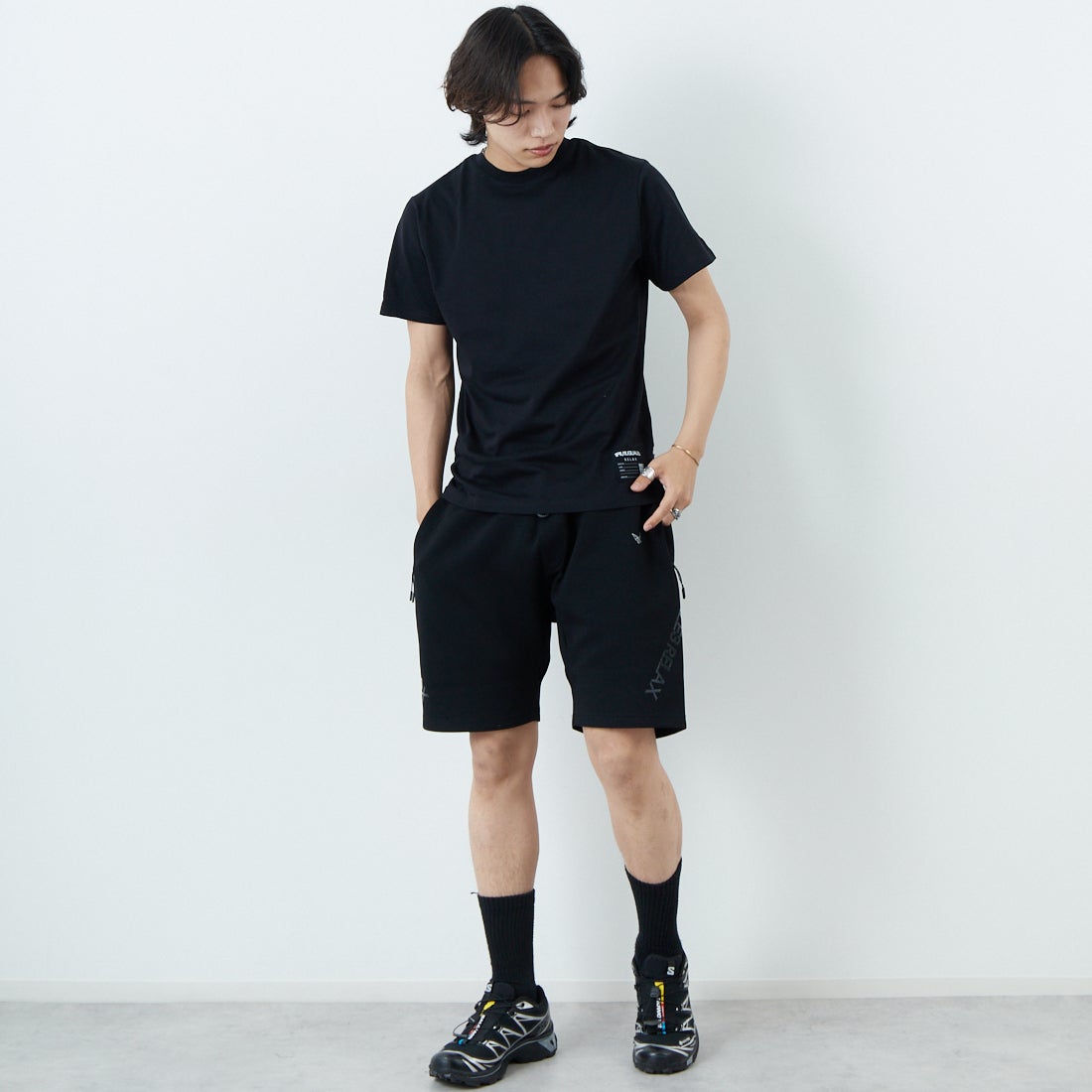 1PIU1UGUALE3 RELAX [ウノ ピゥ ウノ ウグァーレ トレ] トレーニングショーツ [USB-25002] SN90 BLACK &&モデル身長：179cm 着用サイズ：XL&&