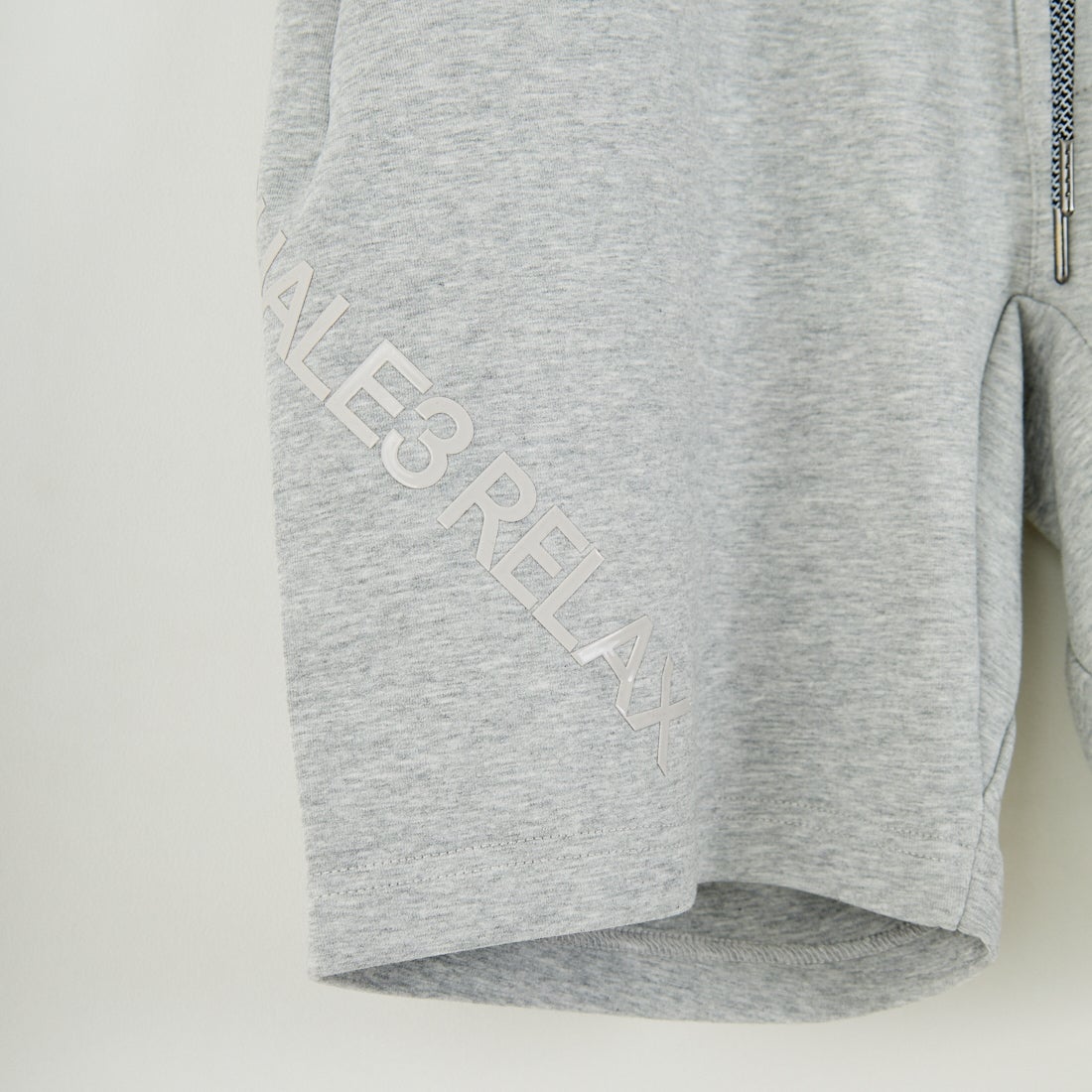 1PIU1UGUALE3 RELAX [ウノ ピゥ ウノ ウグァーレ トレ] トレーニングショーツ [USB-25002] SN80 GRAY