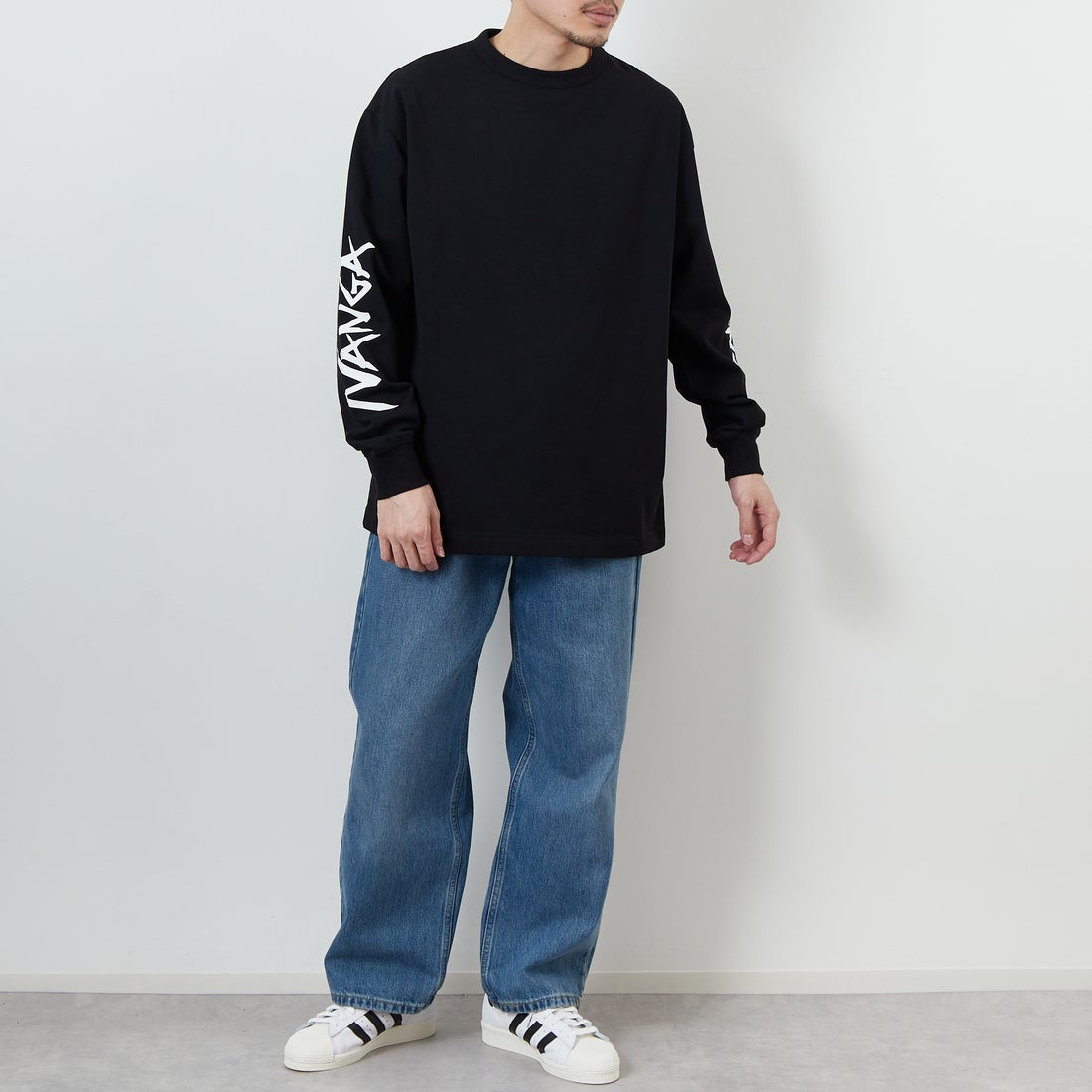 NANGA [ナンガ] エコハイブリッド スリーブロゴTシャツ [N2500-1L030A] BLK &&モデル身長：168cm 着用サイズ：M&&