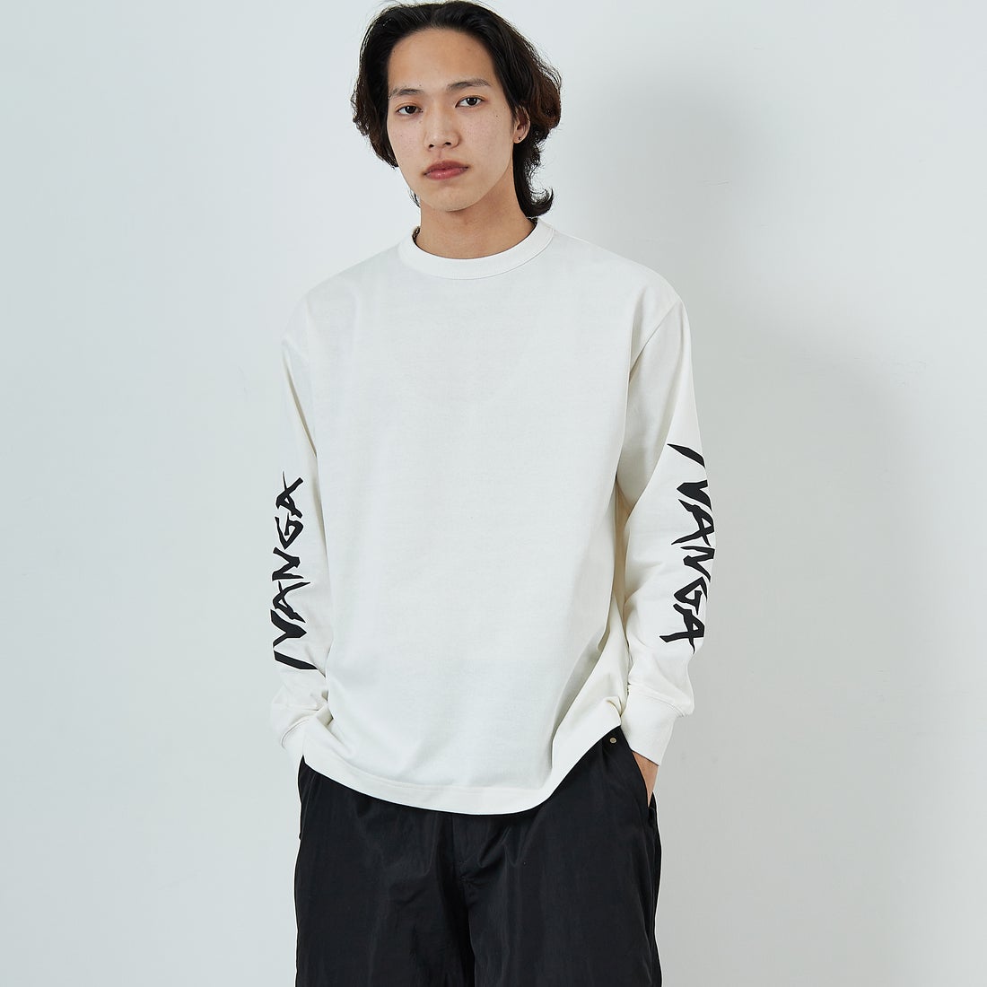 NANGA [ナンガ] エコハイブリッド スリーブロゴTシャツ [N2500-1L030A] WHT &&モデル身長：179cm 着用サイズ：M&&