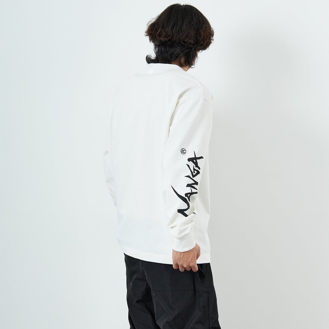 NANGA [ナンガ] エコハイブリッド スリーブロゴTシャツ [N2500-1L030A] WHT &&モデル身長：179cm 着用サイズ：L&&
