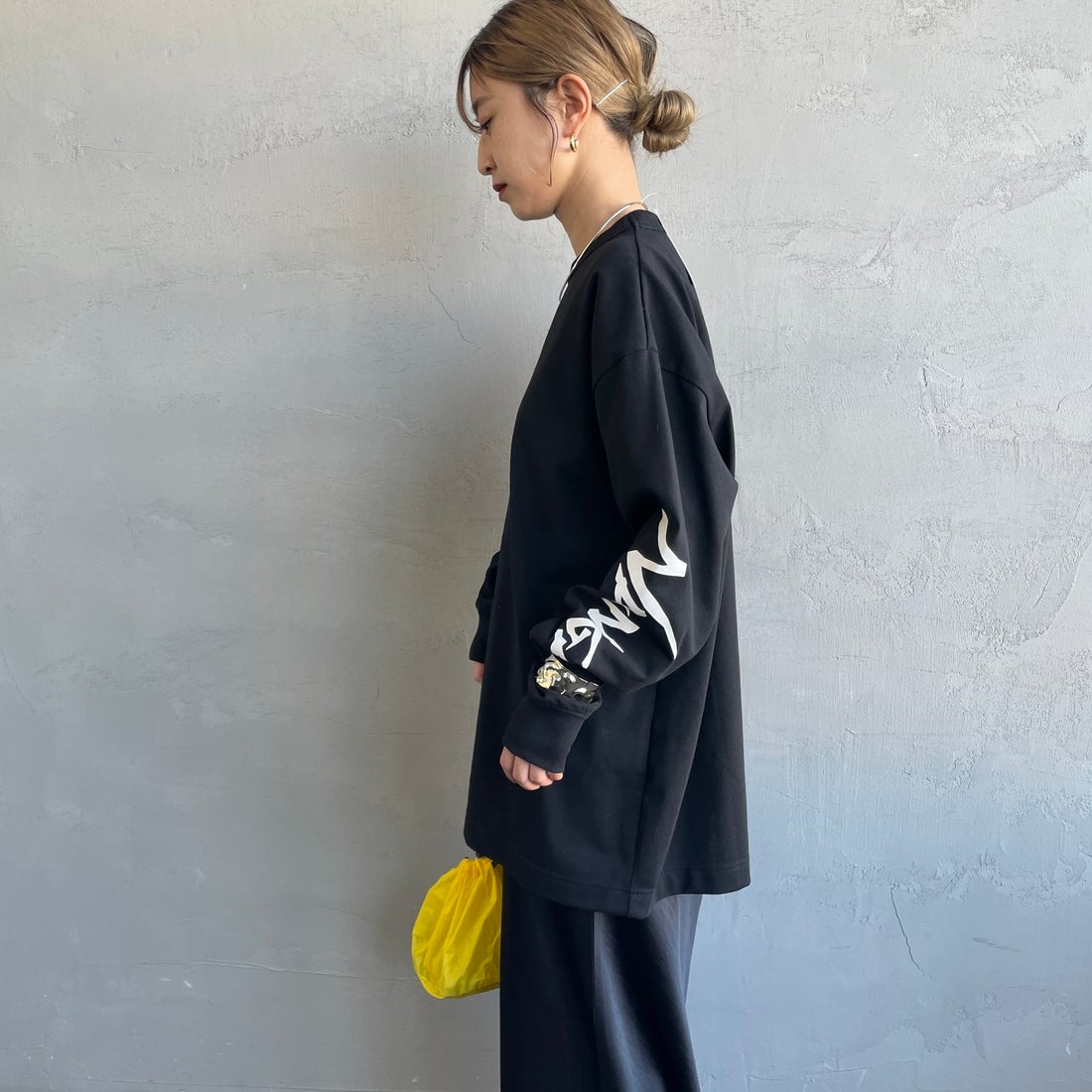 NANGA [ナンガ] エコハイブリッド スリーブロゴTシャツ [N2500-1L030A] BLK &&モデル身長：150cm 着用サイズ：S&&