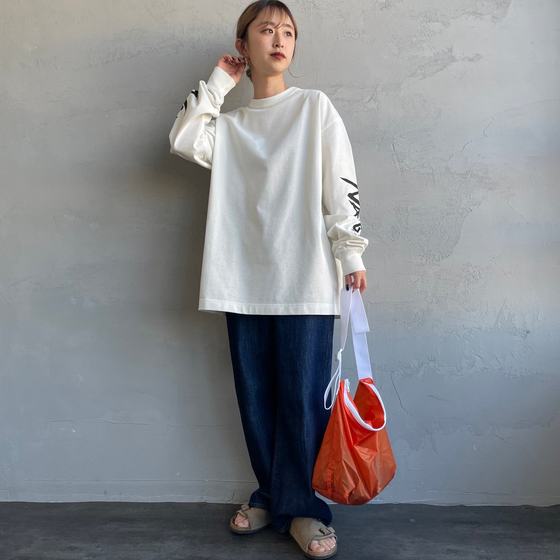 NANGA [ナンガ] エコハイブリッド スリーブロゴTシャツ [N2500-1L030A] WHT &&モデル身長：150cm 着用サイズ：S&&