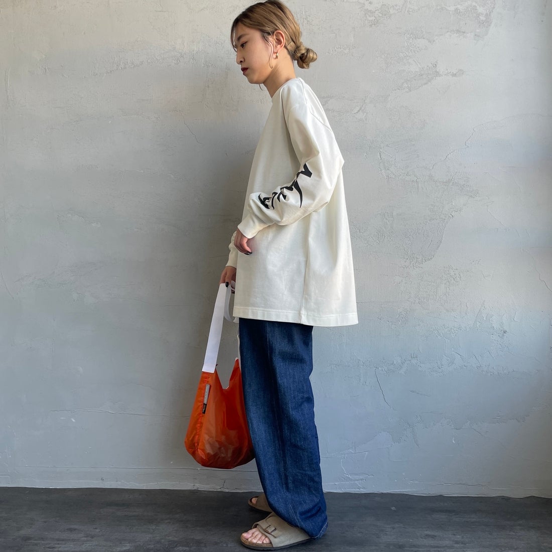 NANGA [ナンガ] エコハイブリッド スリーブロゴTシャツ [N2500-1L030A] WHT &&モデル身長：150cm 着用サイズ：S&&