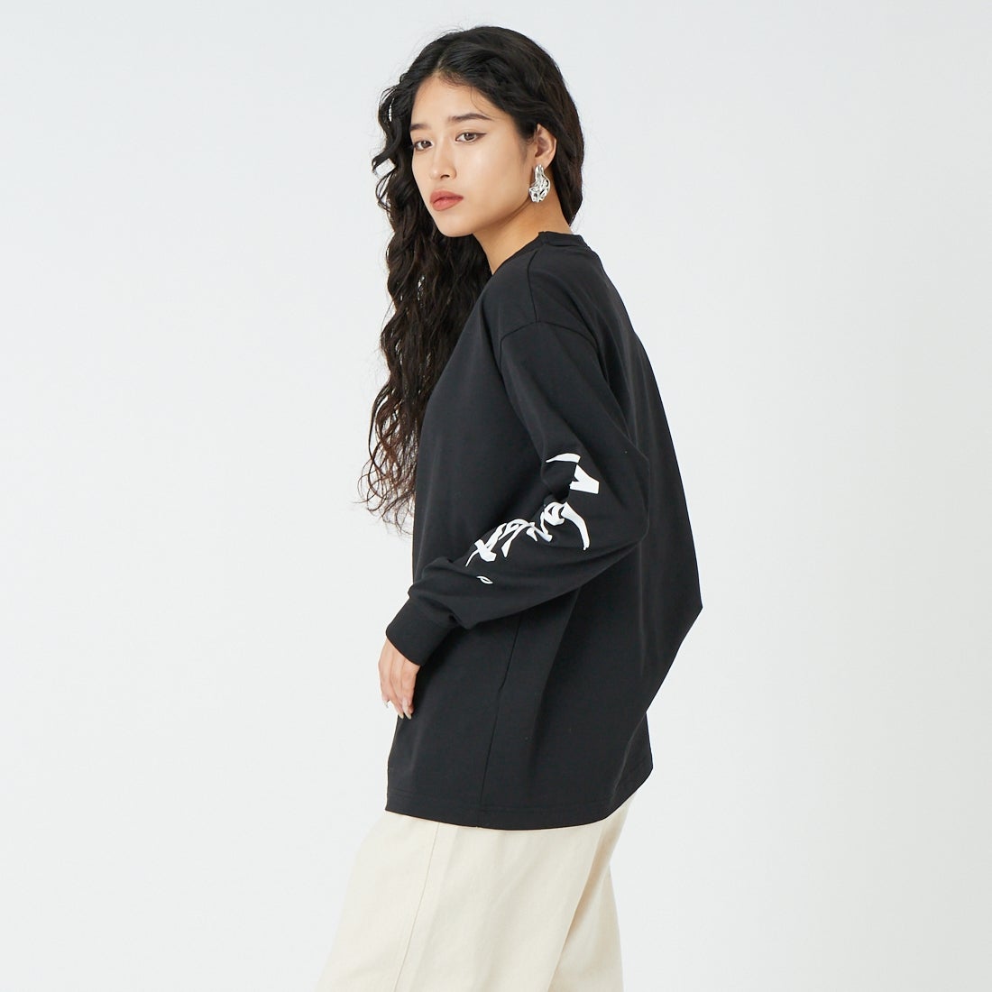 NANGA [ナンガ] エコハイブリッド スリーブロゴTシャツ [N2500-1L030A] BLK &&モデル身長：162cm 着用サイズ：S&&