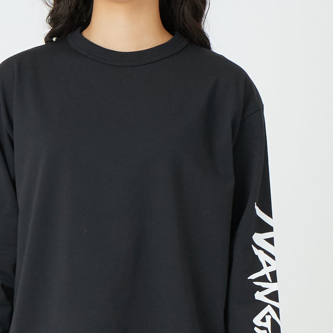 NANGA [ナンガ] エコハイブリッド スリーブロゴTシャツ [N2500-1L030A] BLK &&モデル身長：162cm 着用サイズ：S&&