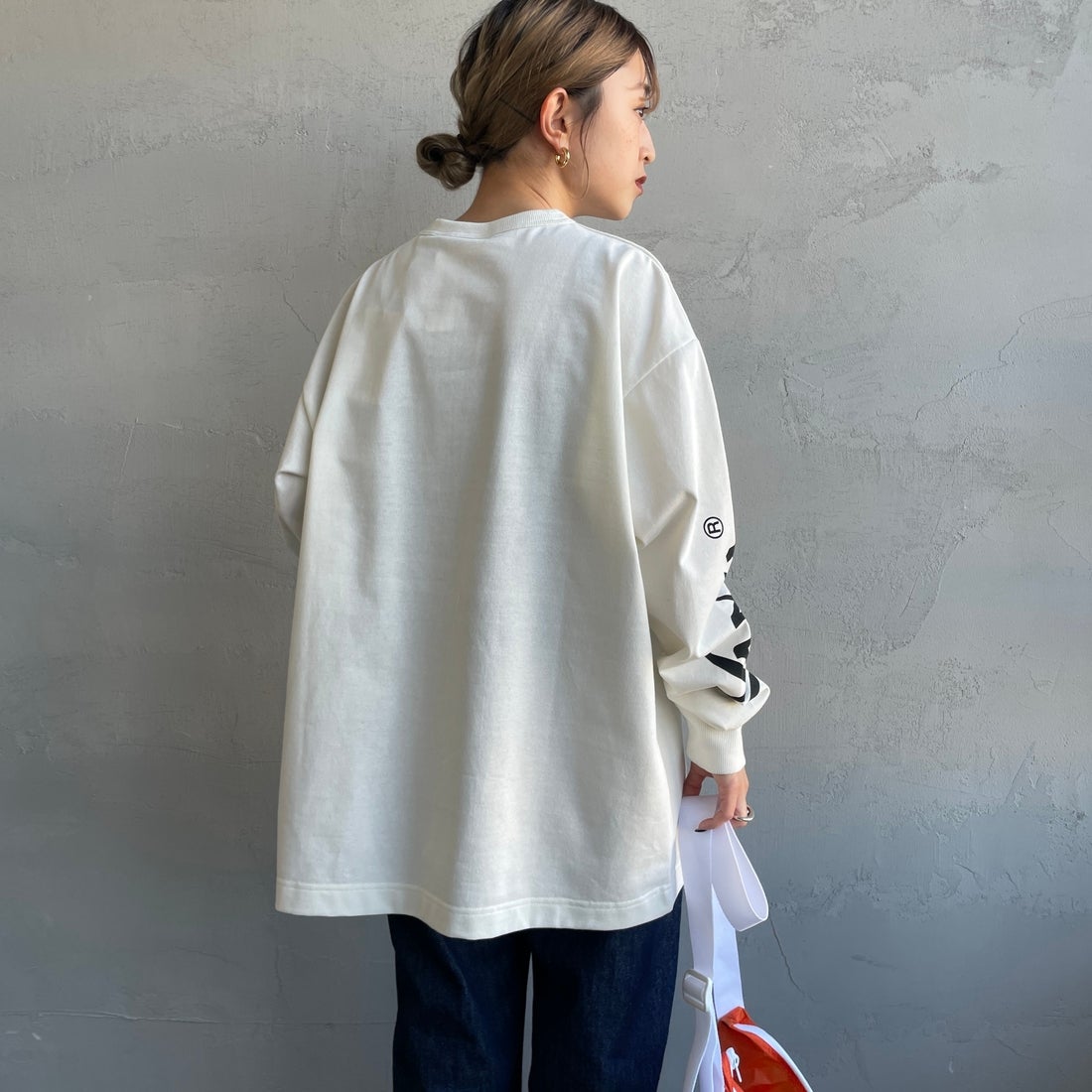 NANGA [ナンガ] エコハイブリッド スリーブロゴTシャツ [N2500-1L030A] WHT &&モデル身長：150cm 着用サイズ：S&&