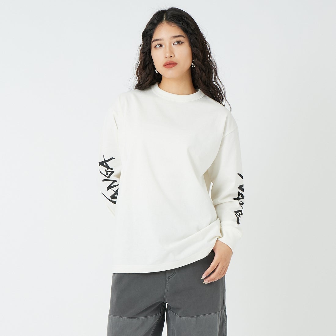 NANGA [ナンガ] エコハイブリッド スリーブロゴTシャツ [N2500-1L030A] WHT &&モデル身長：162cm 着用サイズ：S&&