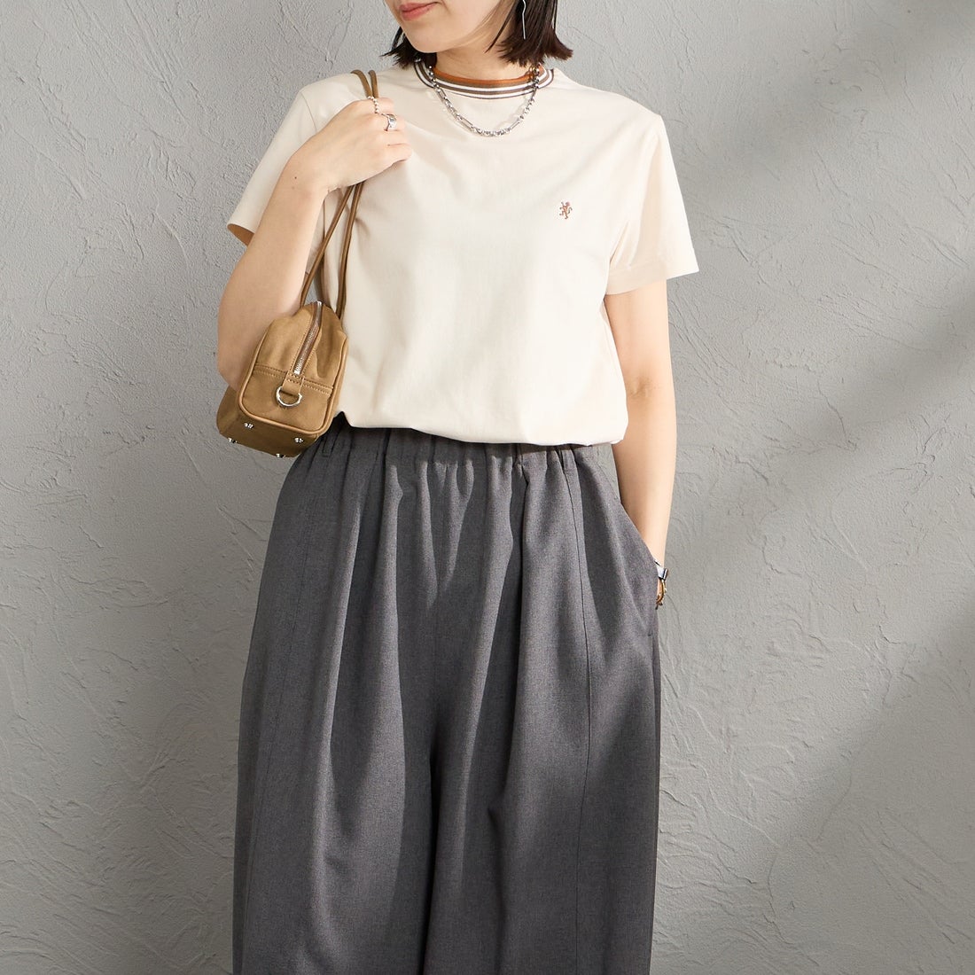 Gymphlex [ジムフレックス] クルーネック ニットラインTシャツ [GY-C0448CCB] BEIGE/BROW &&モデル身長：160cm 着用サイズ：14&&