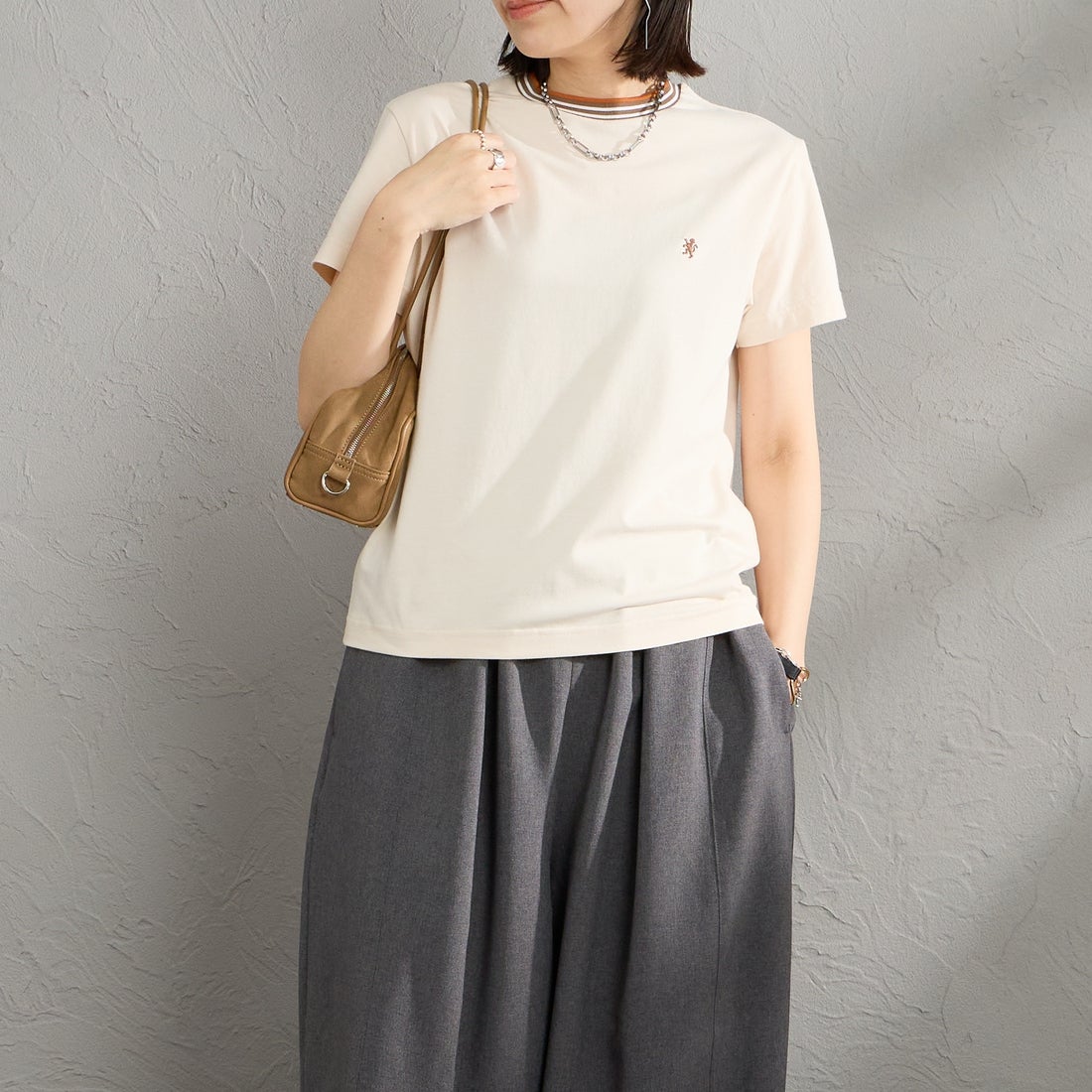 Gymphlex [ジムフレックス] クルーネック ニットラインTシャツ [GY-C0448CCB] BEIGE/BROW &&モデル身長：160cm 着用サイズ：14&&