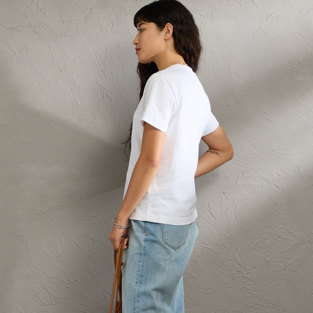 Calvin Klein [カルバンクライン] モノグラムクルーネックショートスリーブTシャツ [47B865G] YAA &&モデル身長：162cm 着用サイズ：S&&