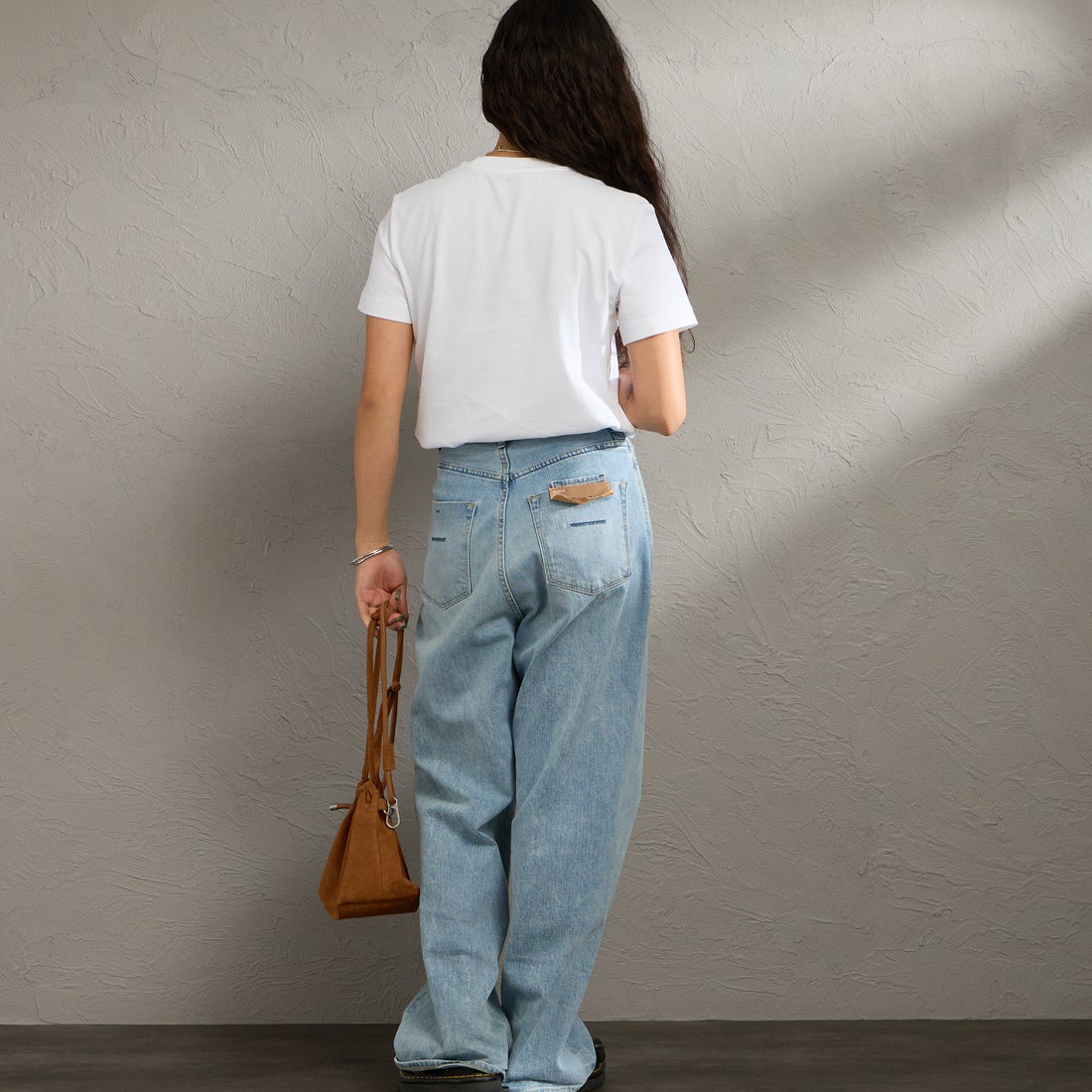 Calvin Klein [カルバンクライン] モノグラムクルーネックショートスリーブTシャツ [47B865G] YAA &&モデル身長：162cm 着用サイズ：S&&