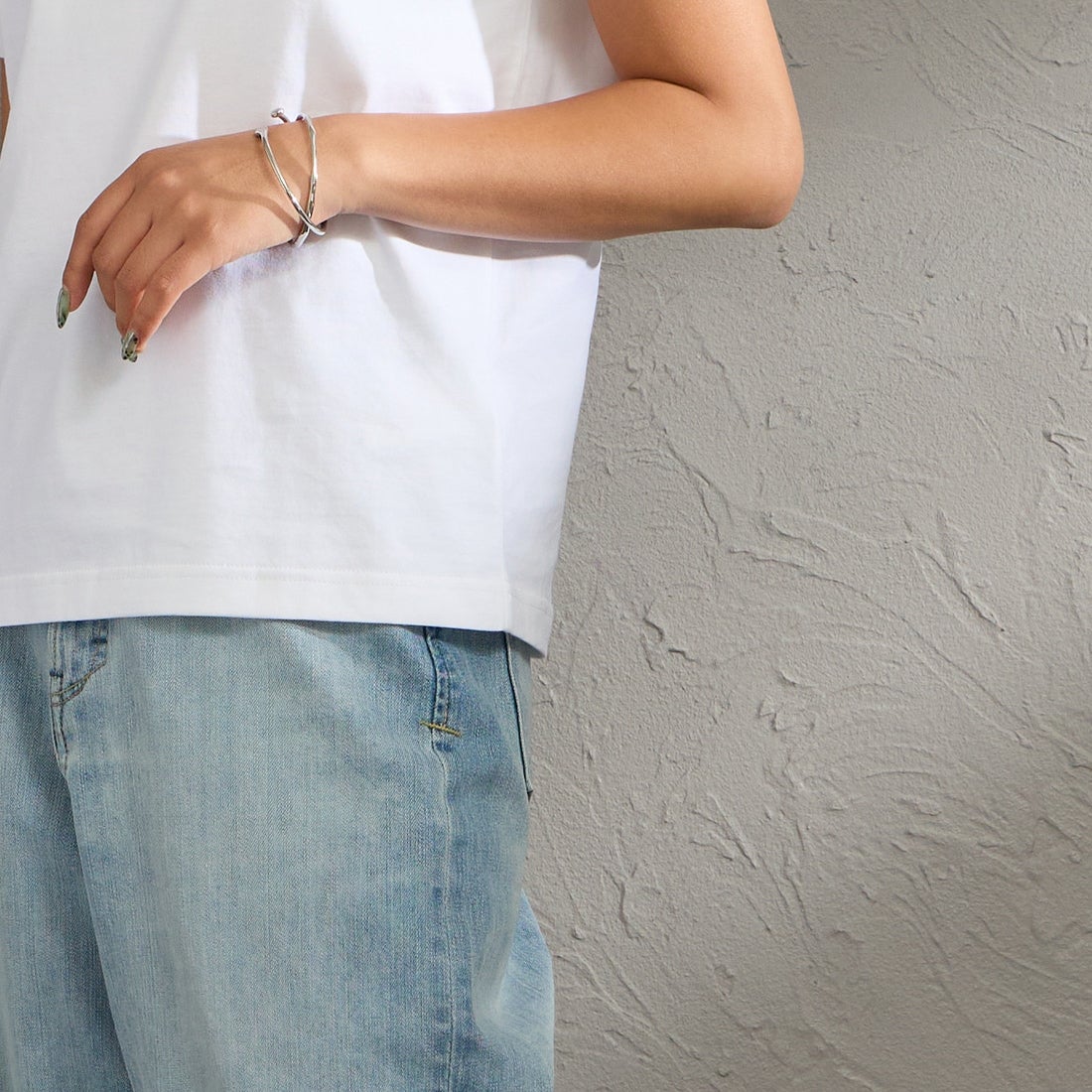 Calvin Klein [カルバンクライン] モノグラムクルーネックショートスリーブTシャツ [47B865G] YAA &&モデル身長：162cm 着用サイズ：S&&