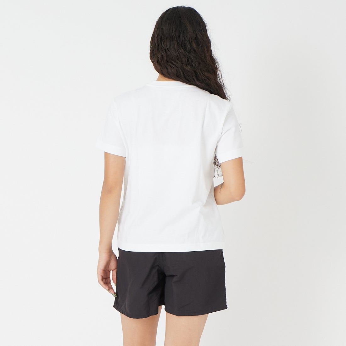 Calvin Klein [カルバンクライン] モノグラムクルーネックショートスリーブTシャツ [47B865G] YAA &&モデル身長：162cm 着用サイズ：S&&