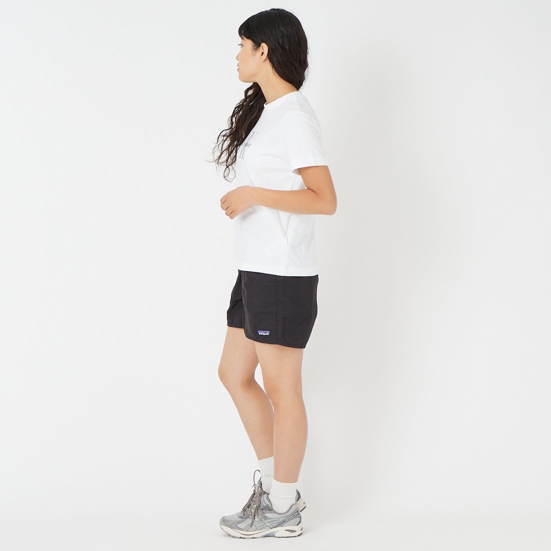 Calvin Klein [カルバンクライン] モノグラムクルーネックショートスリーブTシャツ [47B865G] YAA &&モデル身長：162cm 着用サイズ：S&&