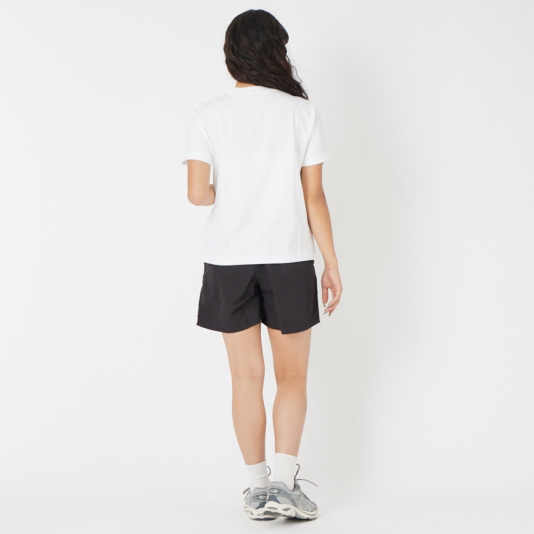 Calvin Klein [カルバンクライン] モノグラムクルーネックショートスリーブTシャツ [47B865G] YAA &&モデル身長：162cm 着用サイズ：S&&