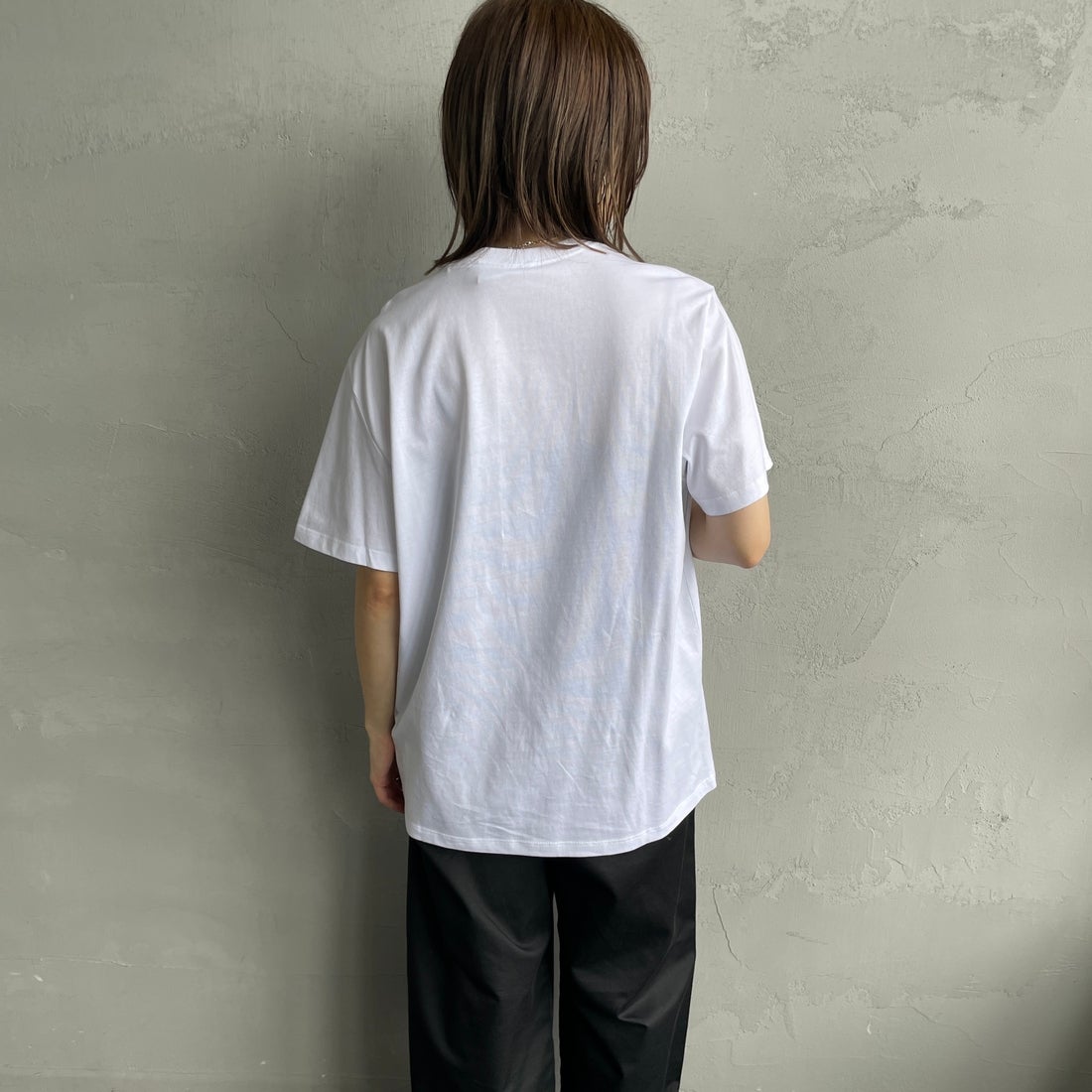 Calvin Klein [カルバンクライン] ショートスリーブモノグラムプリントTシャツ [4RB862G] YAA &&モデル身長：158cm 着用サイズ：XS&&