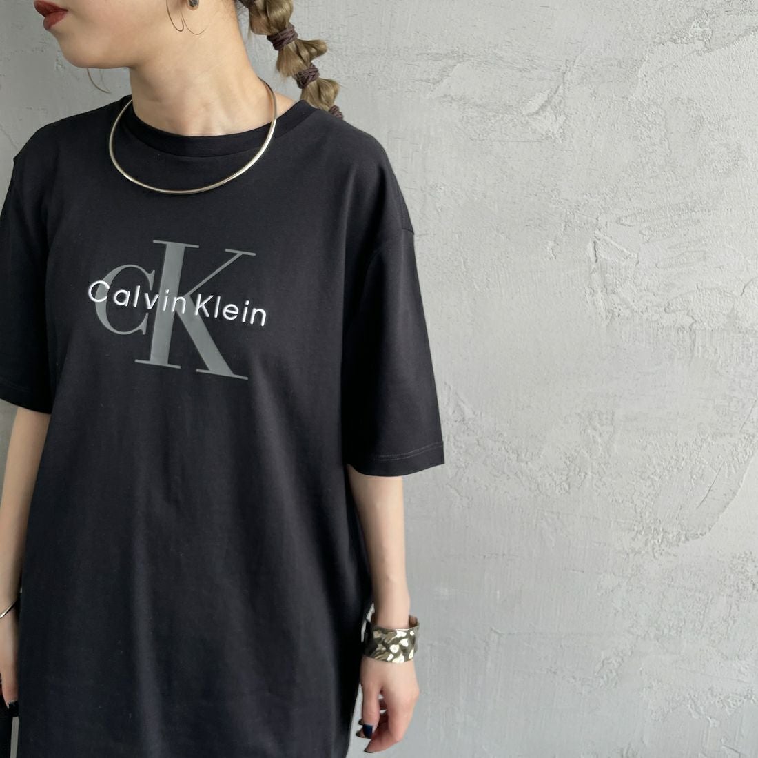 ♡らむ♡AP STUDIO CKモノグラムTシャツ Tシャツ - ショートスリーブモノグラムプリントTシャツ | カルバン
