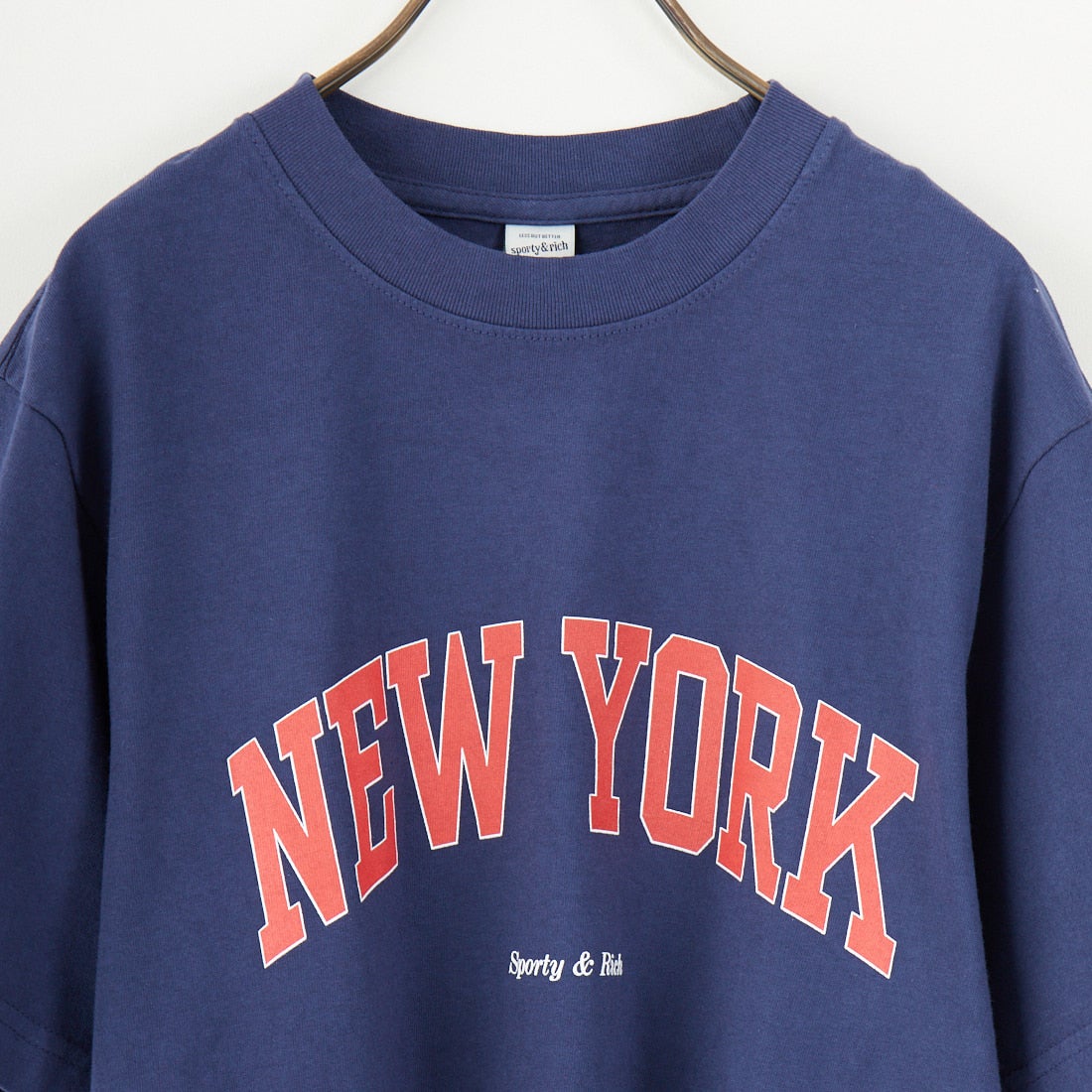 Sporty&Rich [スポーティアンドリッチ] ニューヨークアイヴィーTシャツ [TO043606304] DARK NAVY