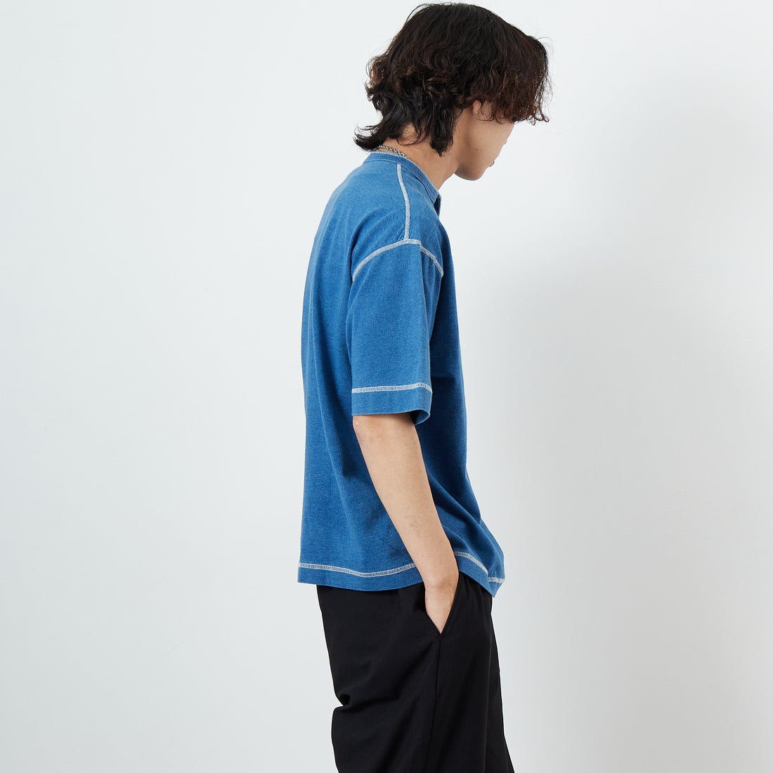 Health knit [ヘルスニット] ヘンリーネック 半袖Tシャツ(Indigo) [HR25S-M104-2] BLUE &&モデル身長：179cm 着用サイズ：L&&