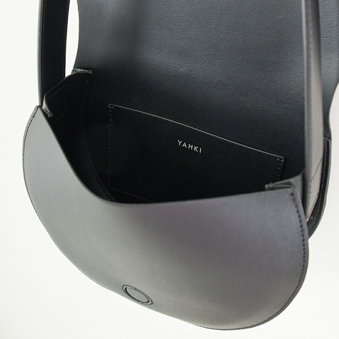 YAHKI [ヤーキ] フェイクレザー トートバッグ [YH-470V] BLACK