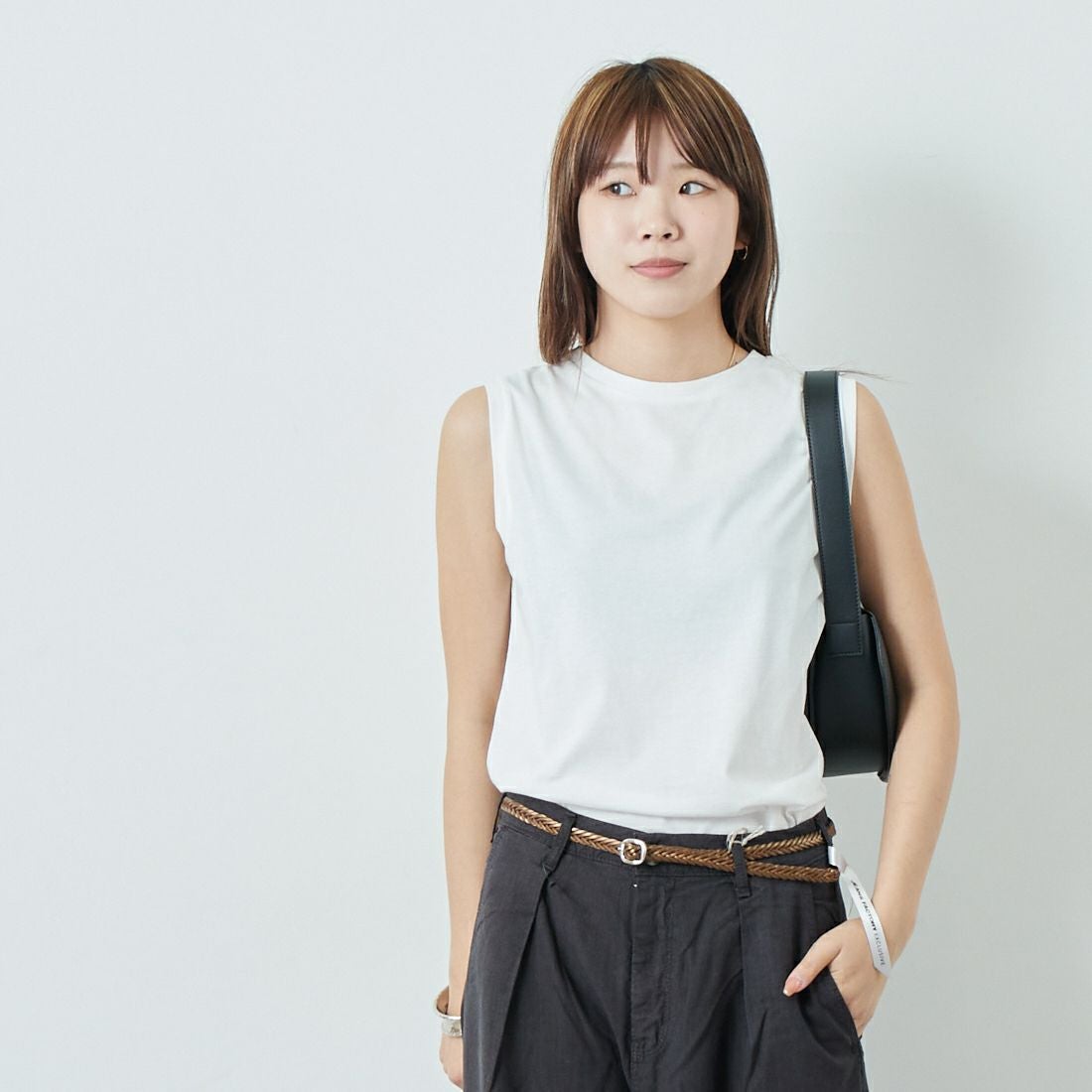 me. [ミードット] EMBRODERY タンクトップ [ME-24404] 205 OFF &&モデル身長：167cm 着用サイズ：F&&