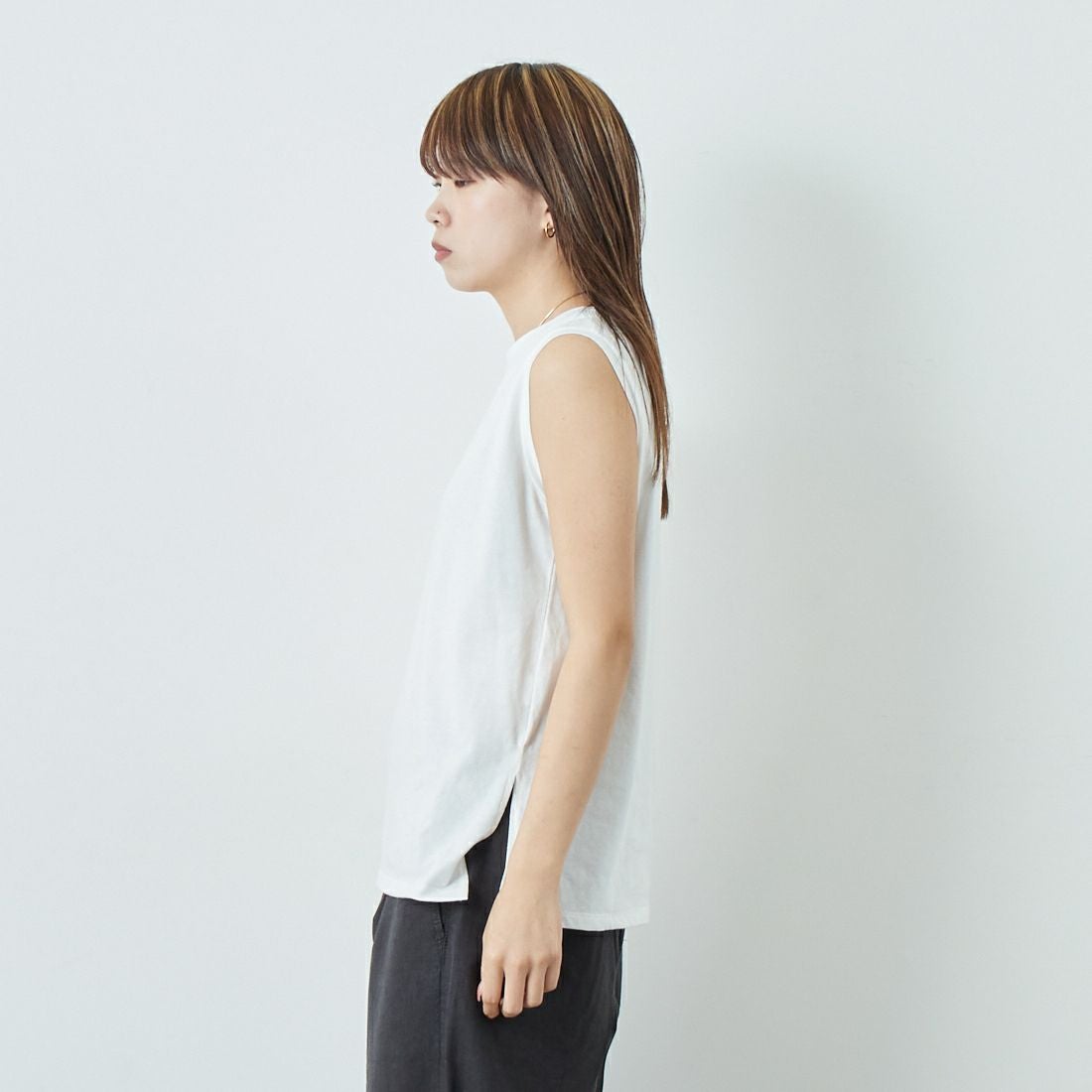 me. [ミードット] EMBRODERY タンクトップ [ME-24404] 205 OFF &&モデル身長：167cm 着用サイズ：F&&