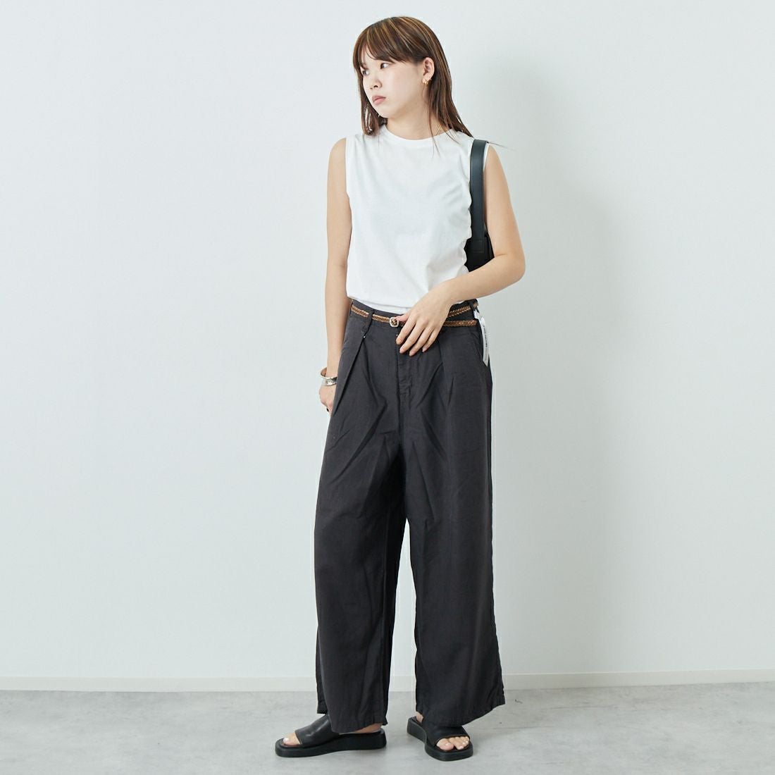 me. [ミードット] EMBRODERY タンクトップ [ME-24404] 205 OFF &&モデル身長：167cm 着用サイズ：F&&