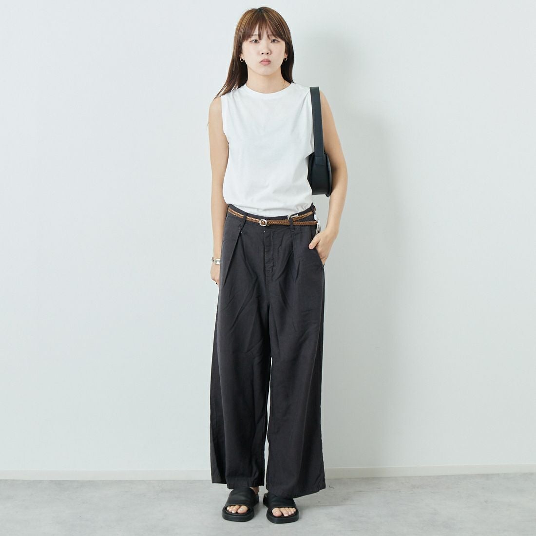 me. [ミードット] EMBRODERY タンクトップ [ME-24404] 205 OFF &&モデル身長：167cm 着用サイズ：F&&