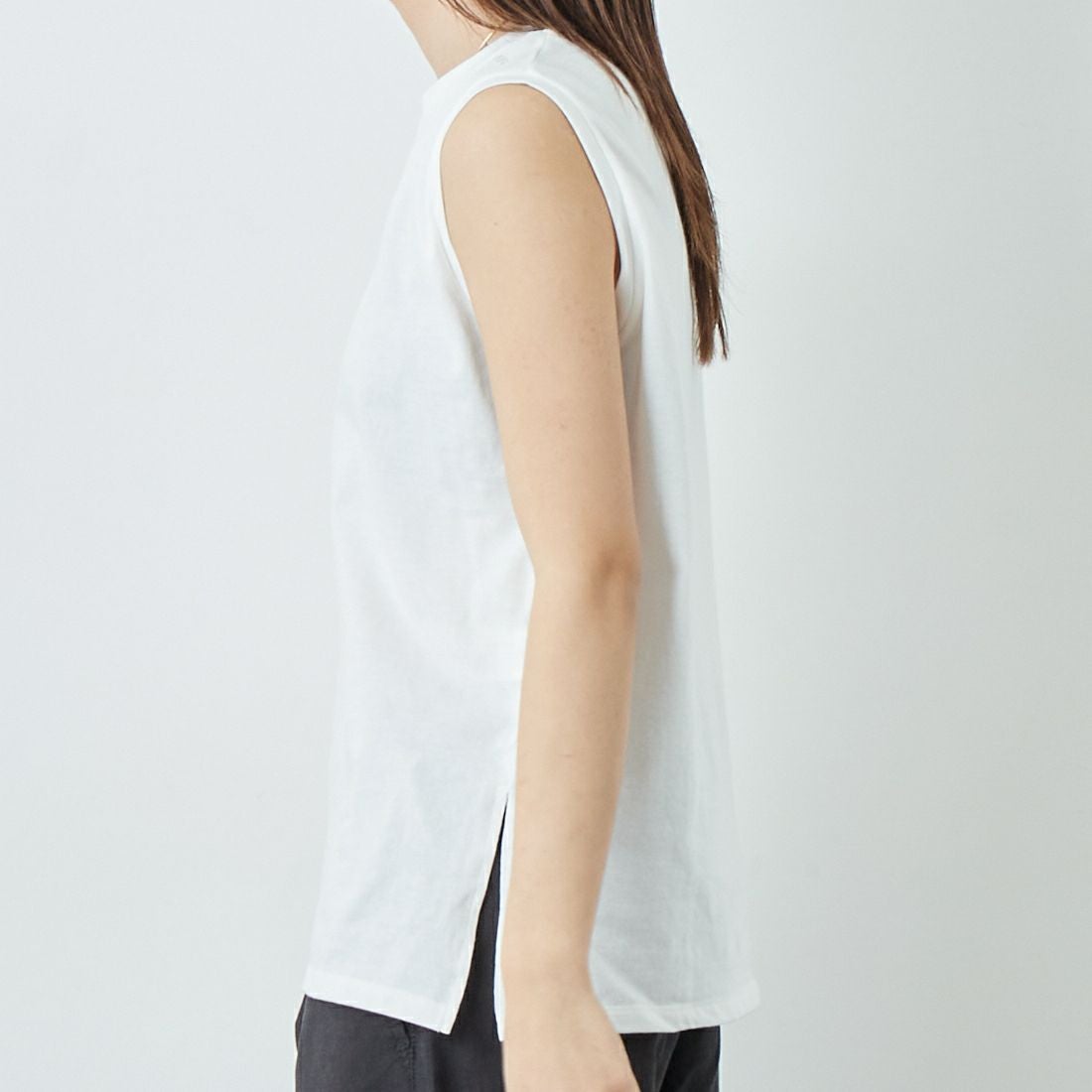 me. [ミードット] EMBRODERY タンクトップ [ME-24404] 205 OFF &&モデル身長：167cm 着用サイズ：F&&