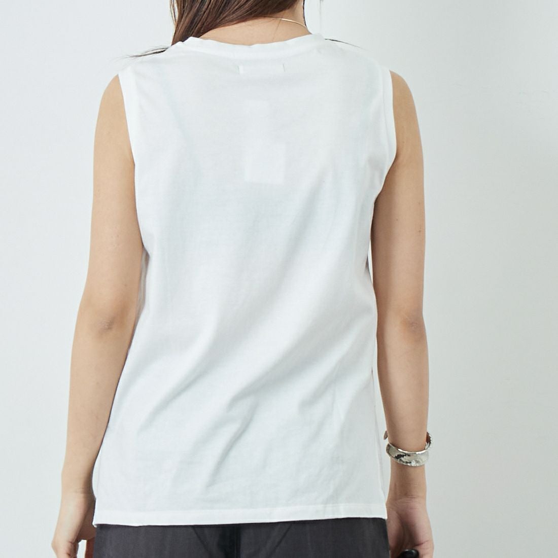 me. [ミードット] EMBRODERY タンクトップ [ME-24404] 205 OFF &&モデル身長：167cm 着用サイズ：F&&