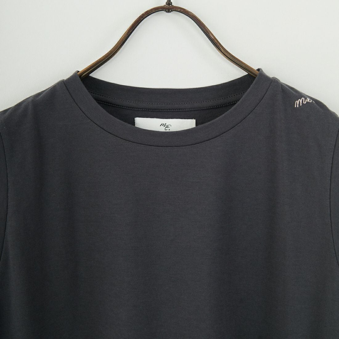 me. [ミードット] EMBRODERY タンクトップ [ME-24404] 289 CHARCO