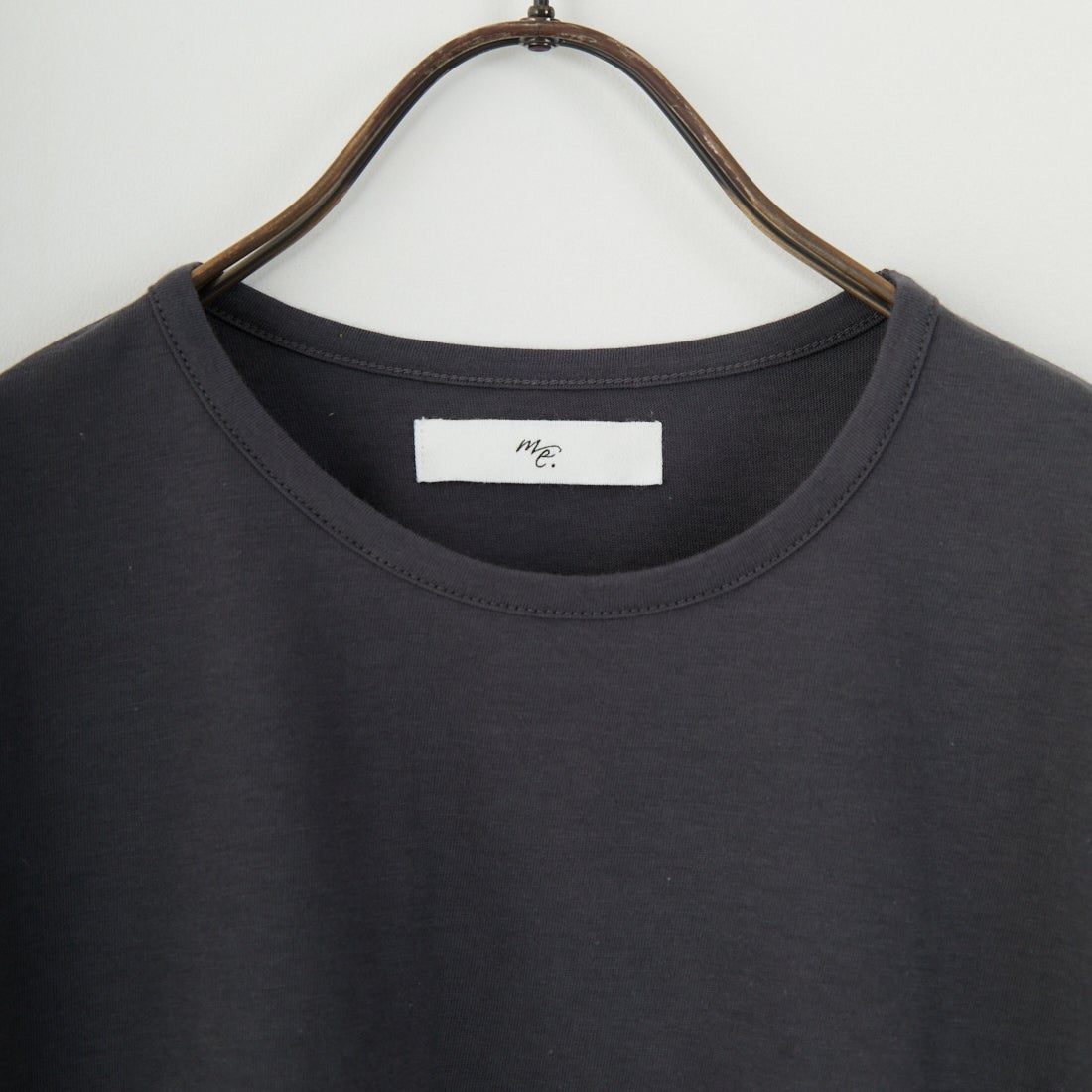 me. [ミードット] EMBRODERY ベーシックTシャツ [ME-24402] 289 CHARCO