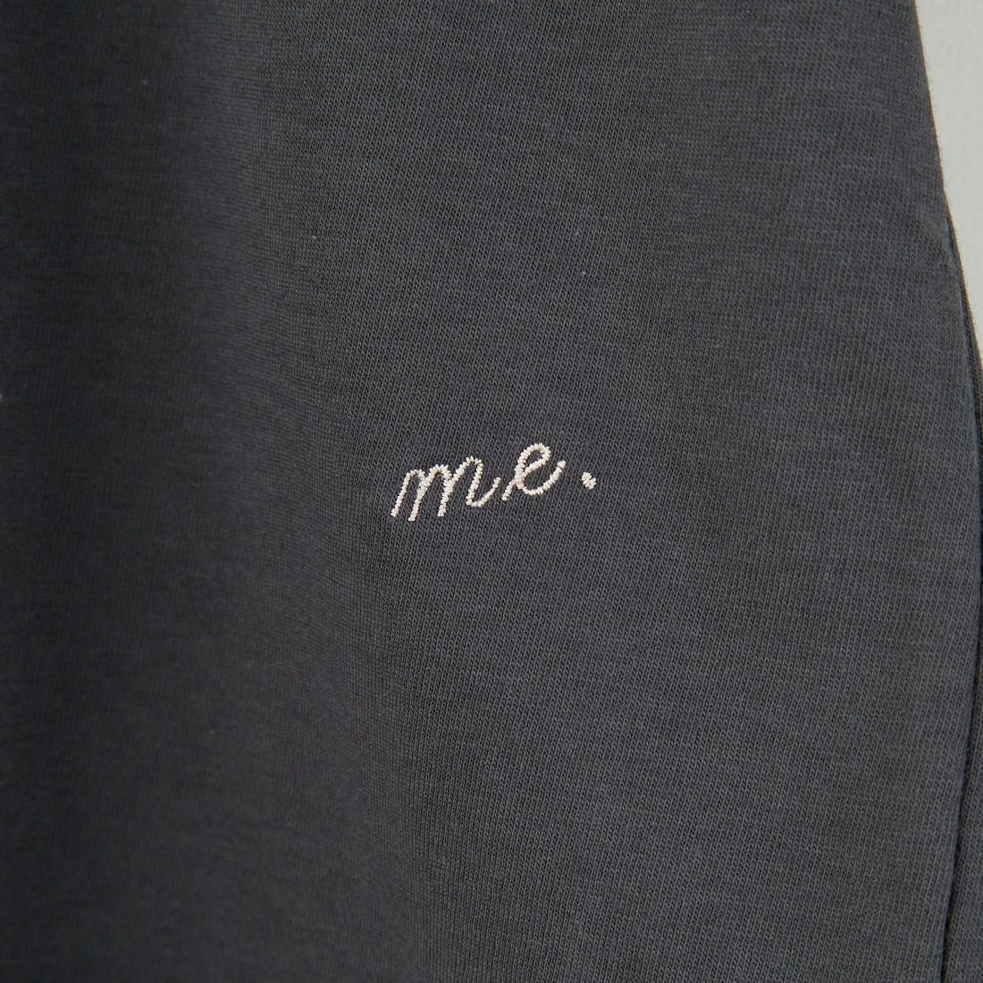 me. [ミードット] EMBRODERY ベーシックTシャツ [ME-24402] 289 CHARCO